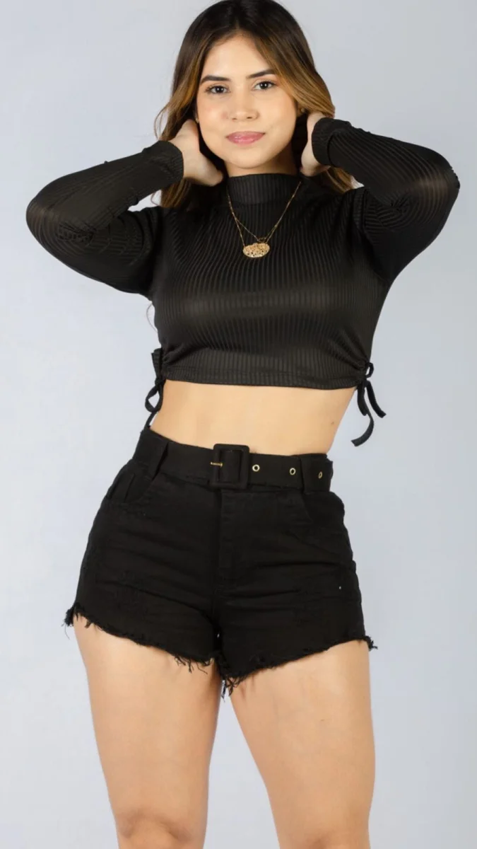 SHORT PRETO COM CINTO
