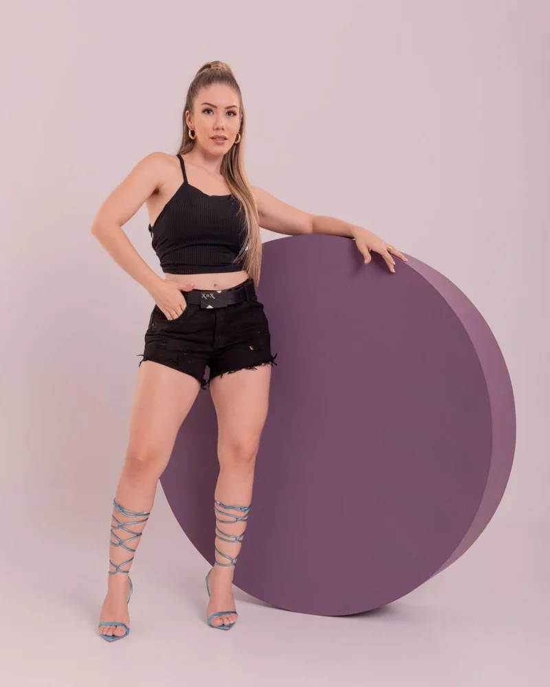 SHORT PRETO COM CINTO