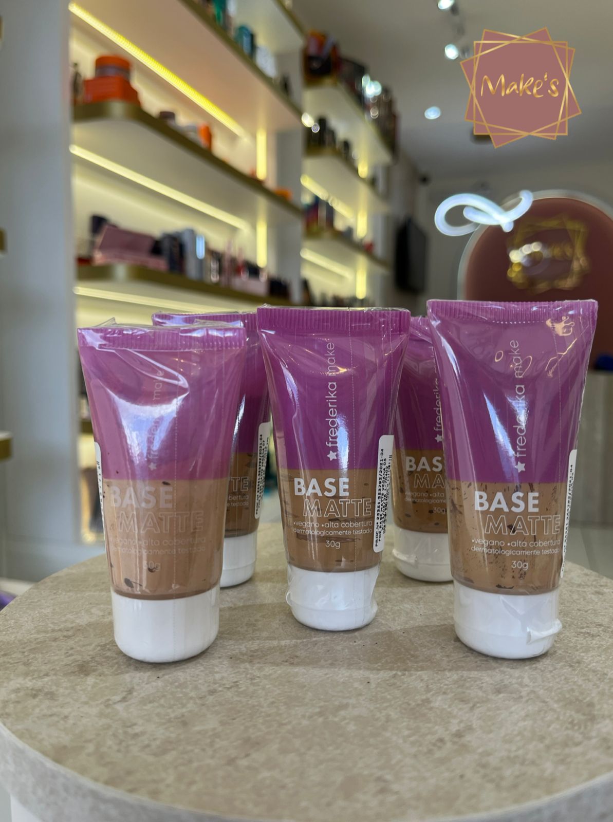 Base - Frederika Make