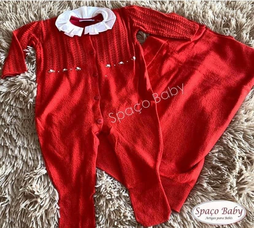 Saída maternidade vermelha com flores