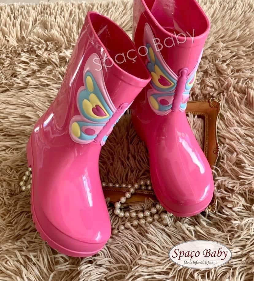 Galocha cano alto rosa borboleta