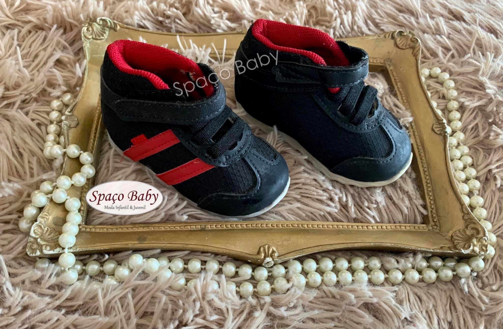 Bota preto com vermelho