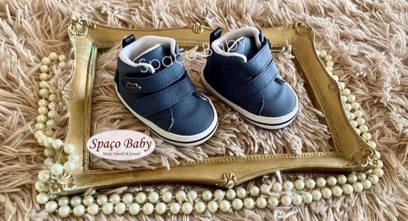 Bota marinho e branco