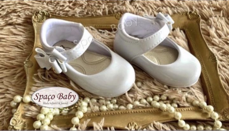 Sapato boneca branco laço