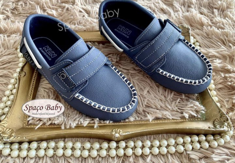 Mocassim marinho e branco