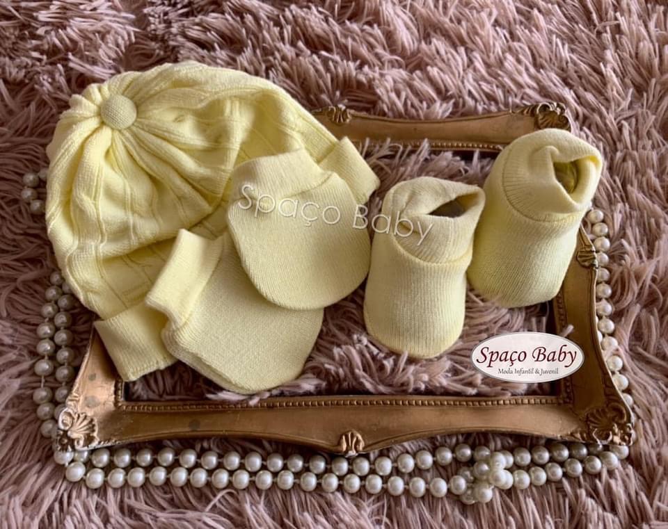 Kit amarelo luvinha, touca e sapatinho
