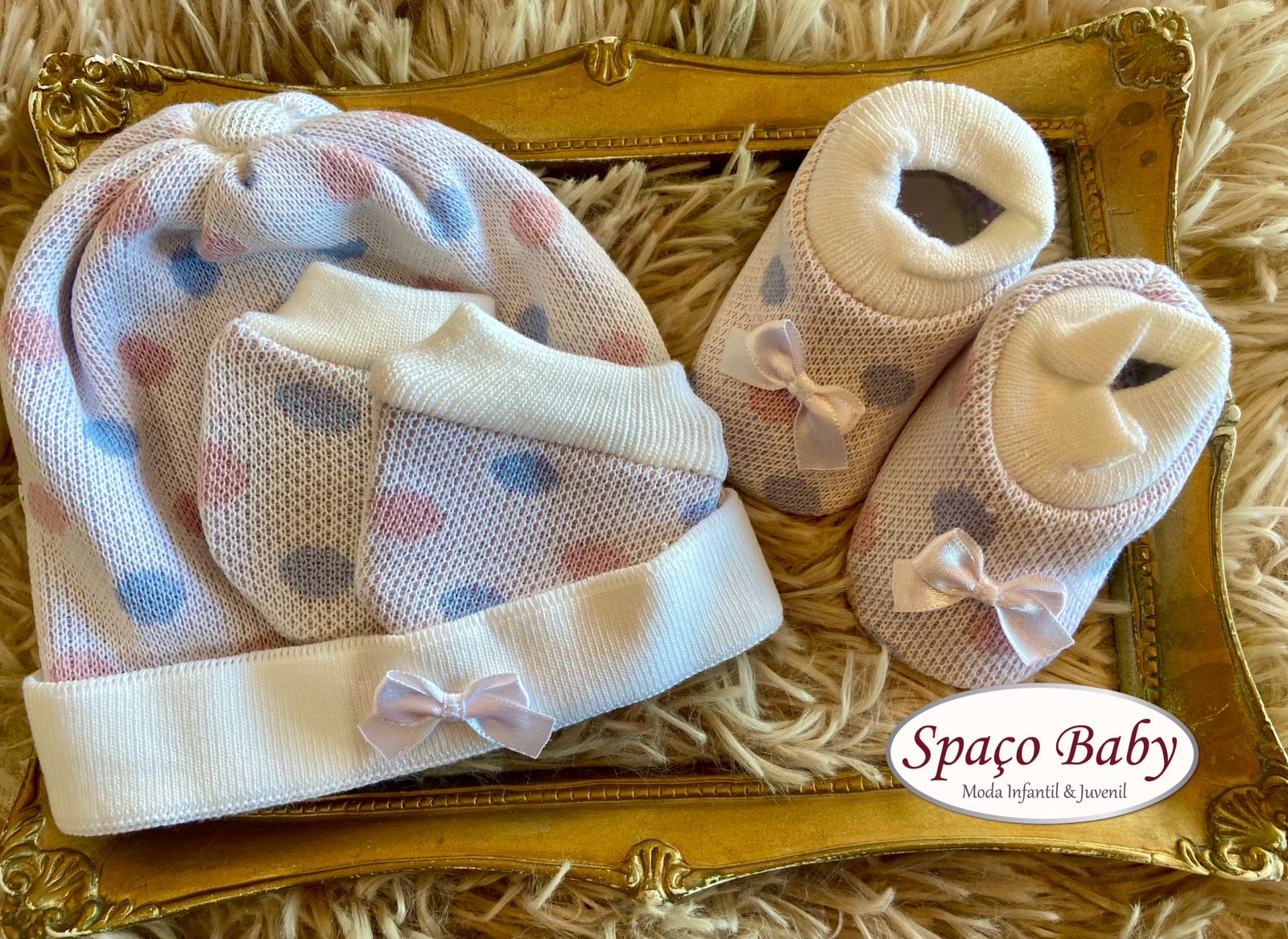 Kit bolinhas touca, luva e sapatinho