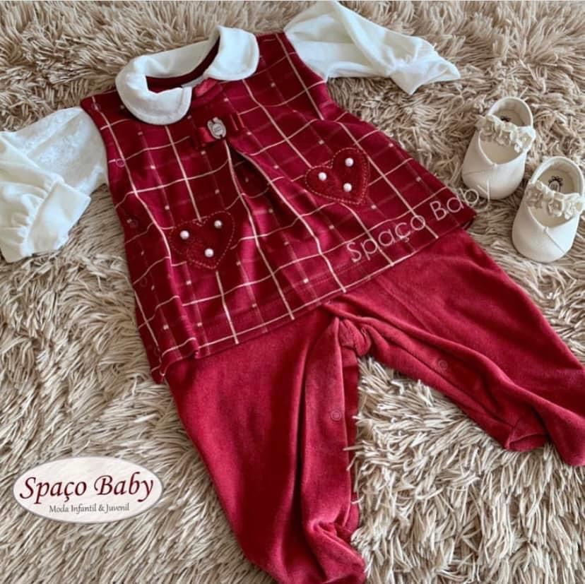 Macacão plush coração