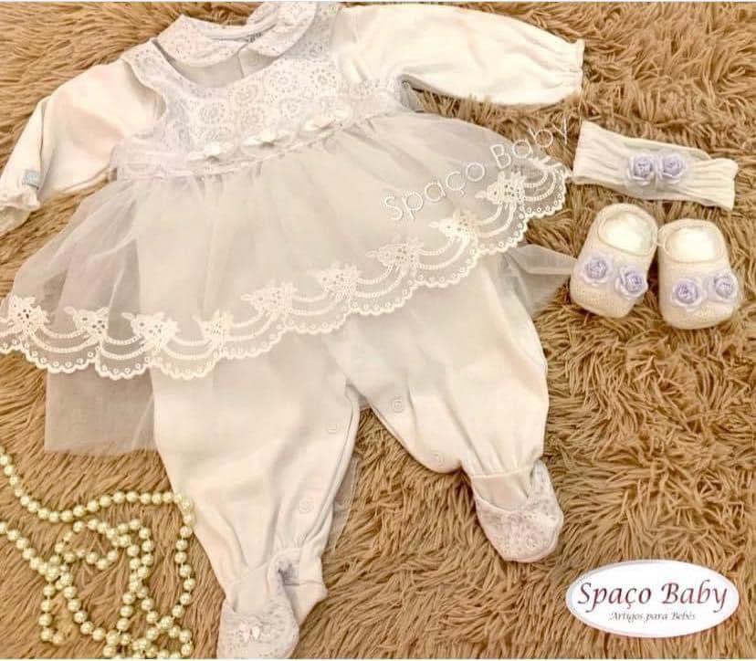 Macacão vestido em renda