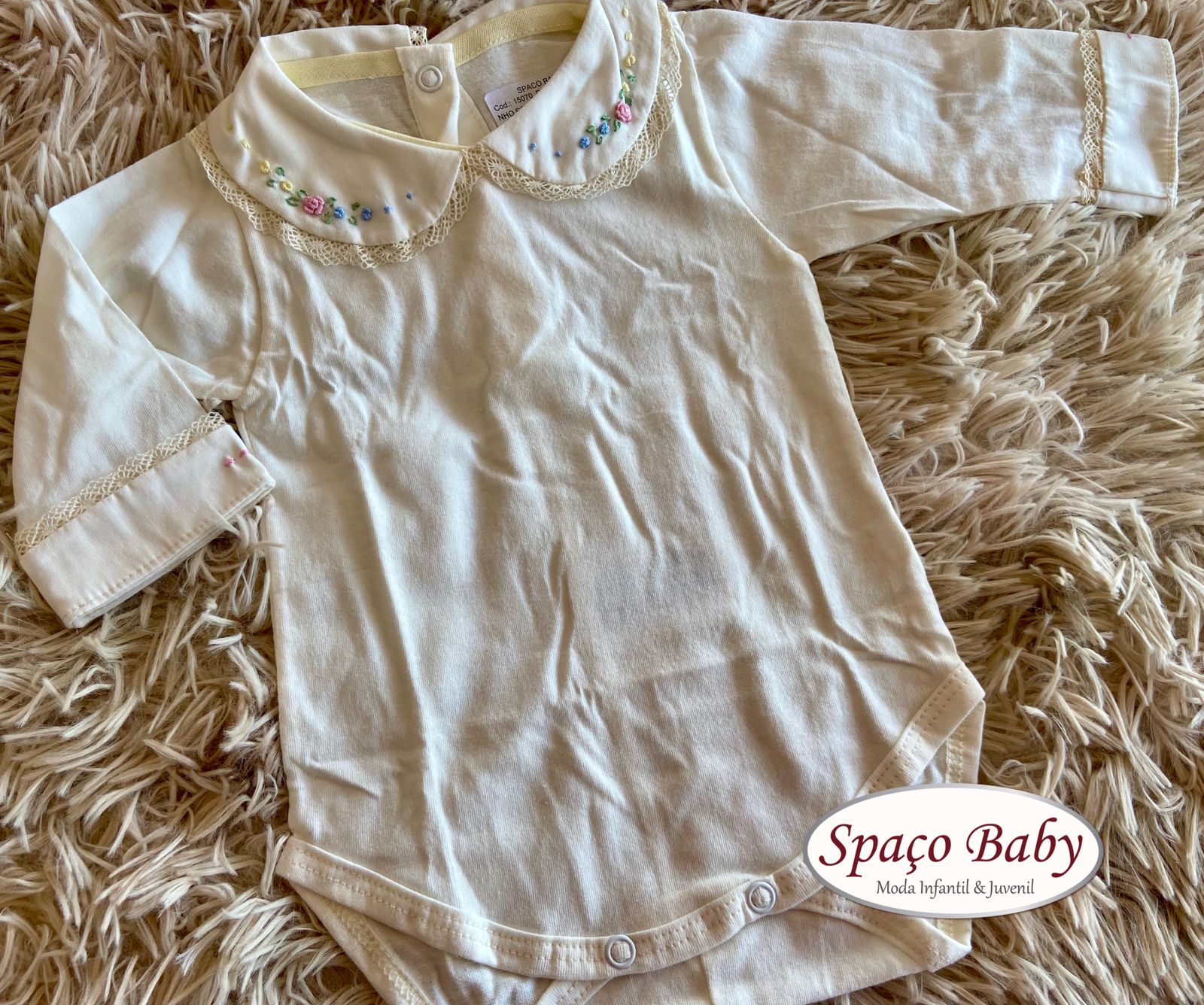 Body off white  com bordados em flores