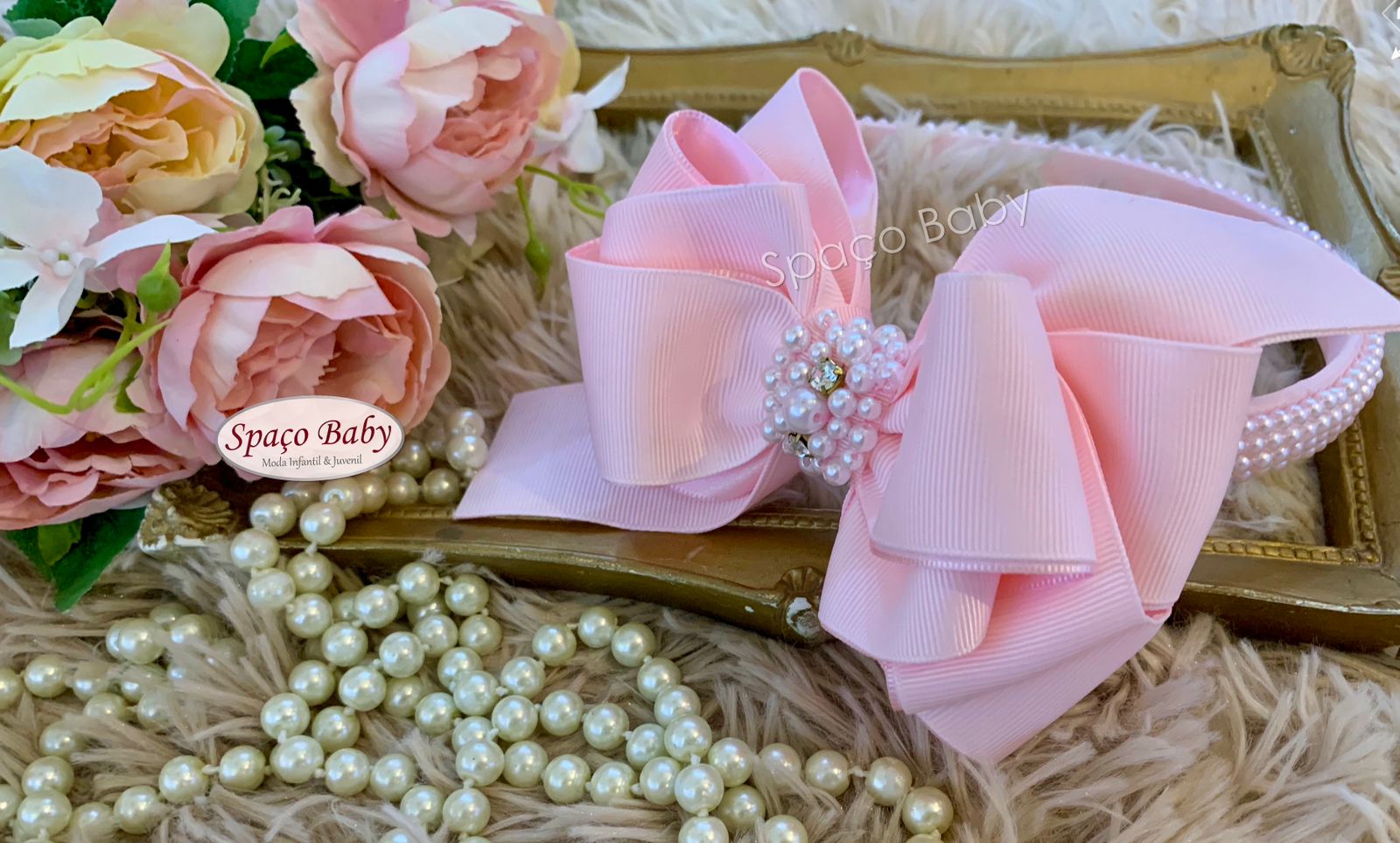 Tiara rosa com pérolas