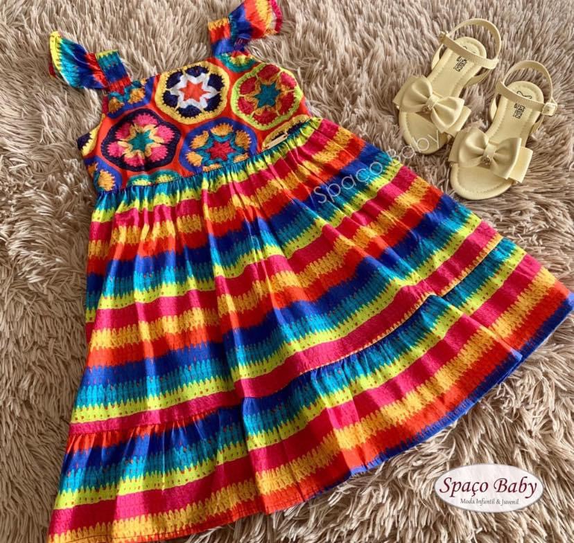 Vestido estampas crochê