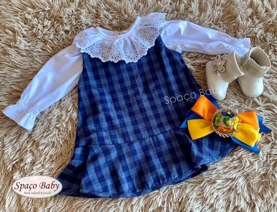 Body e vestido xadrez