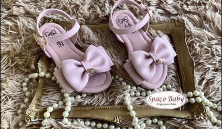 Sandália laço rosa