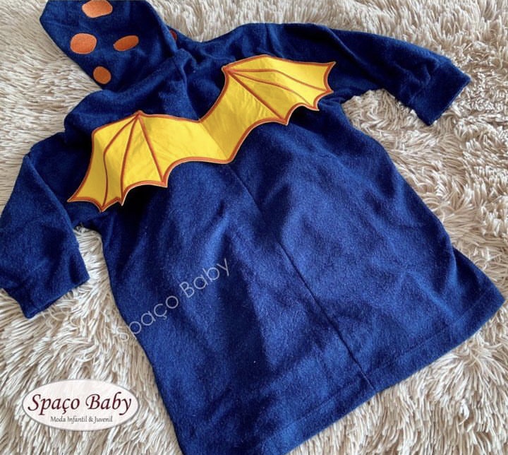 Roupão asas de morcego