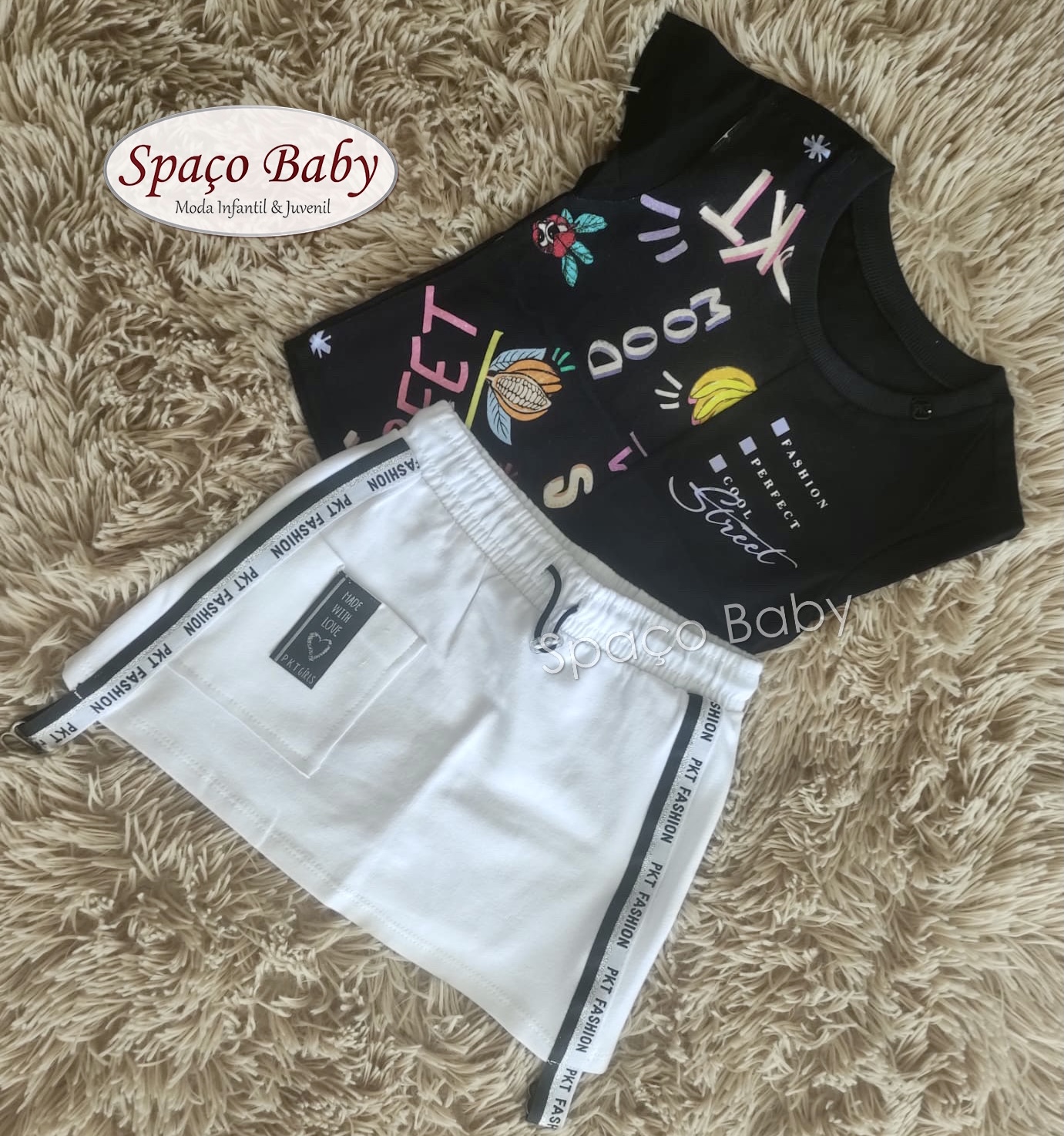 Conjunto blusa e saia