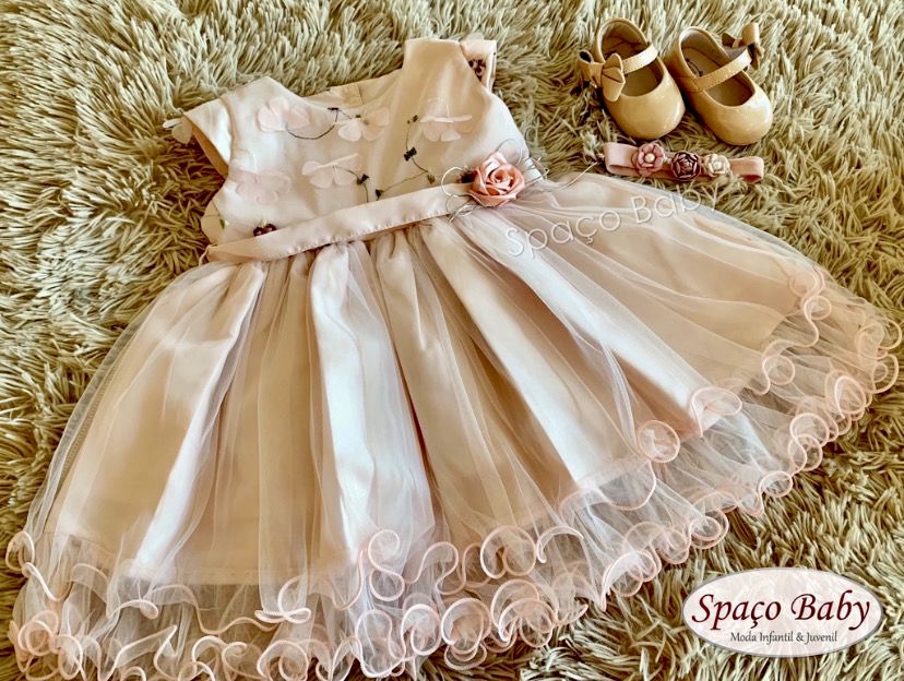 Vestido com rosas