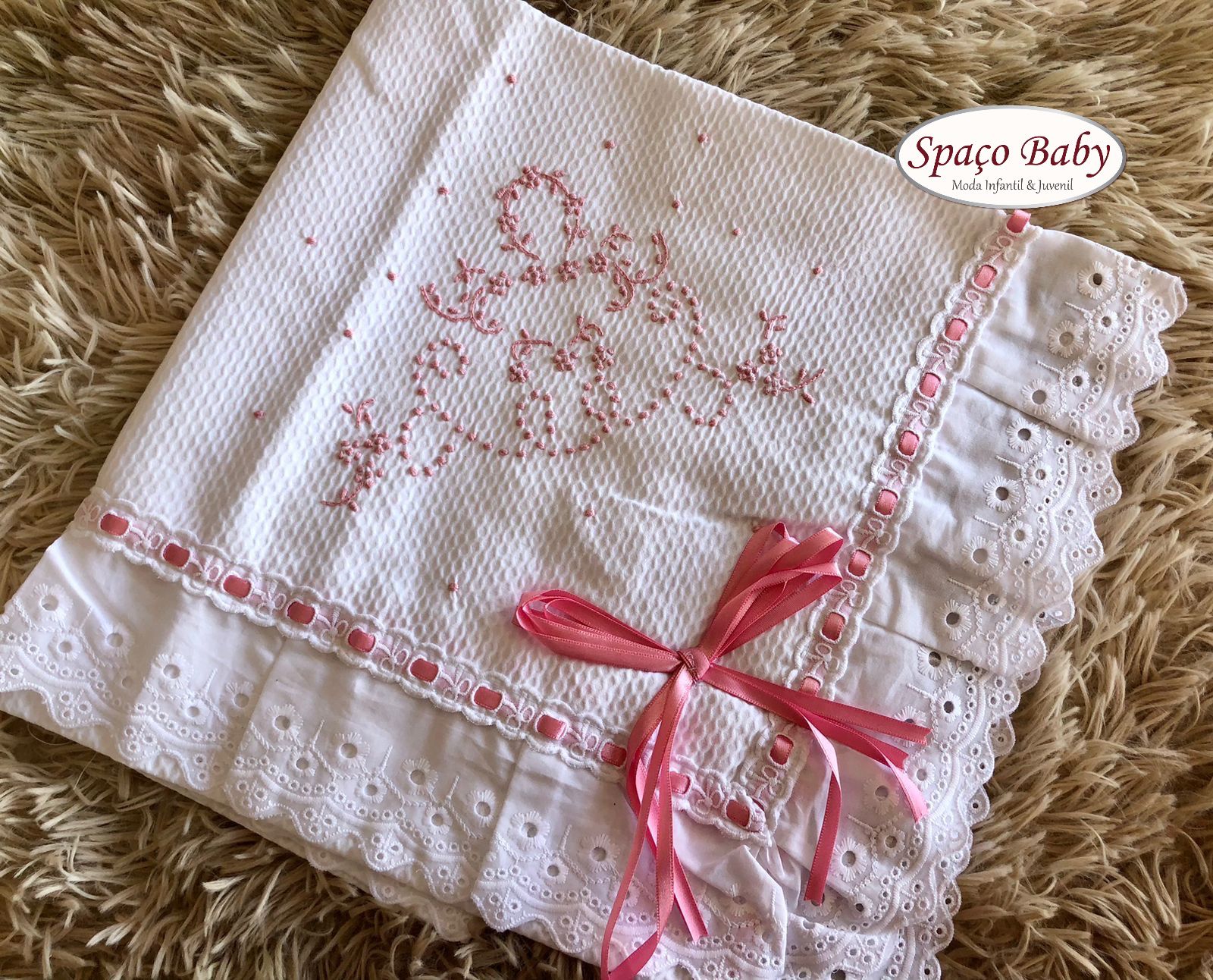 Manta bordada a mão