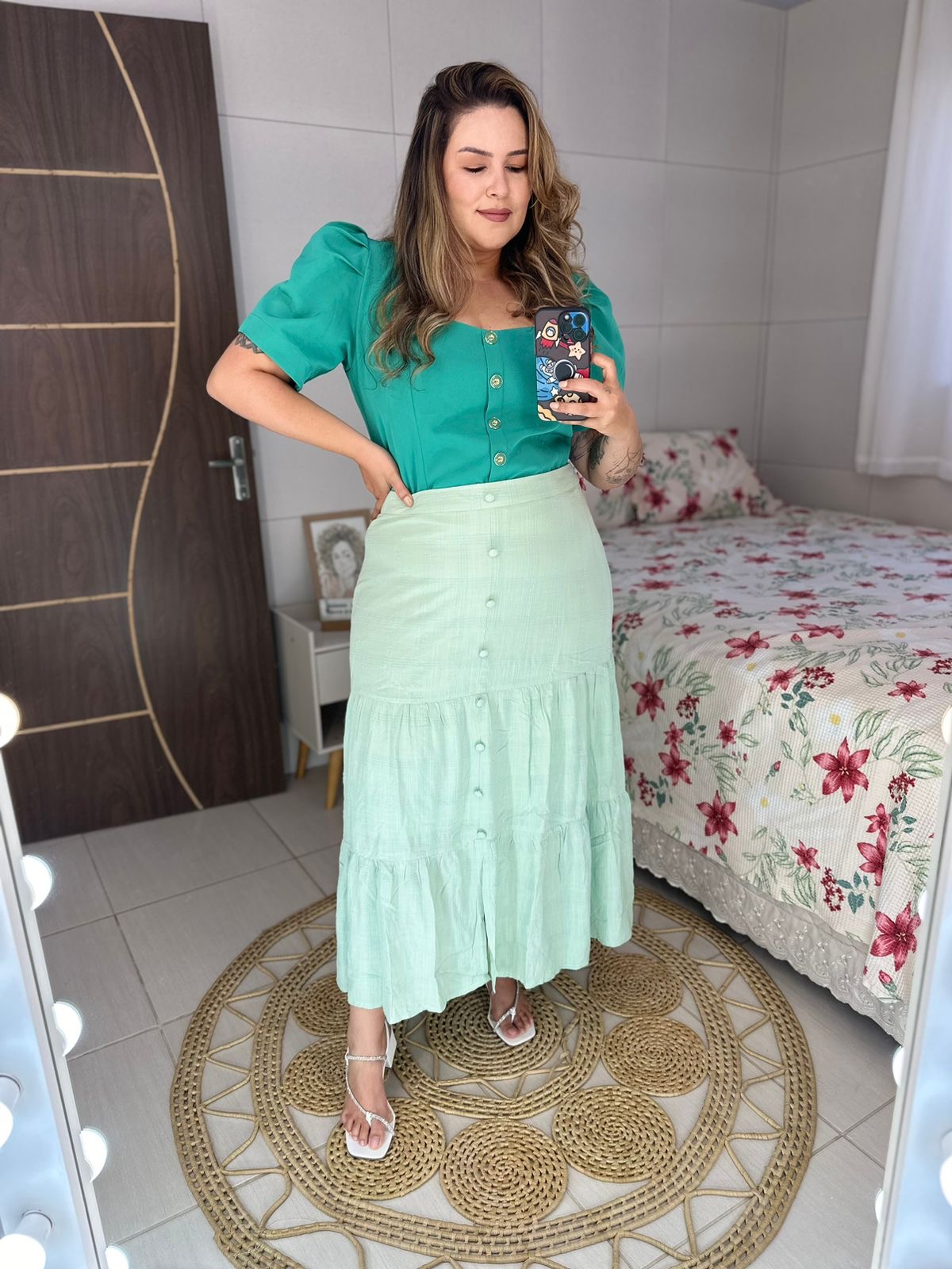 Saia longuete em Crepe Quadriculado com Babado – Shanes | Ref. 61238