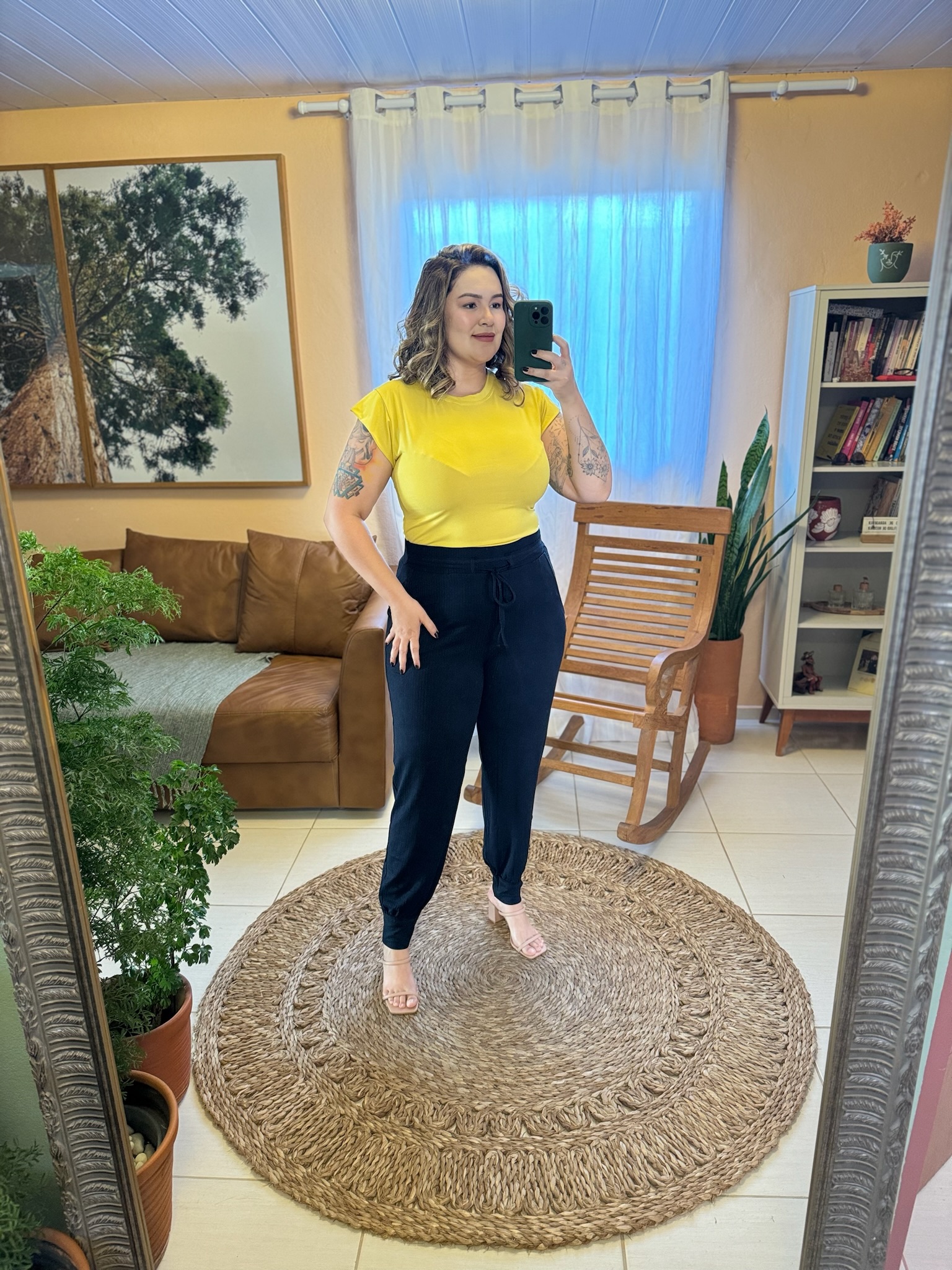 Blusa Muscle Tee gata exibida suede com Ombreira Ref 45500