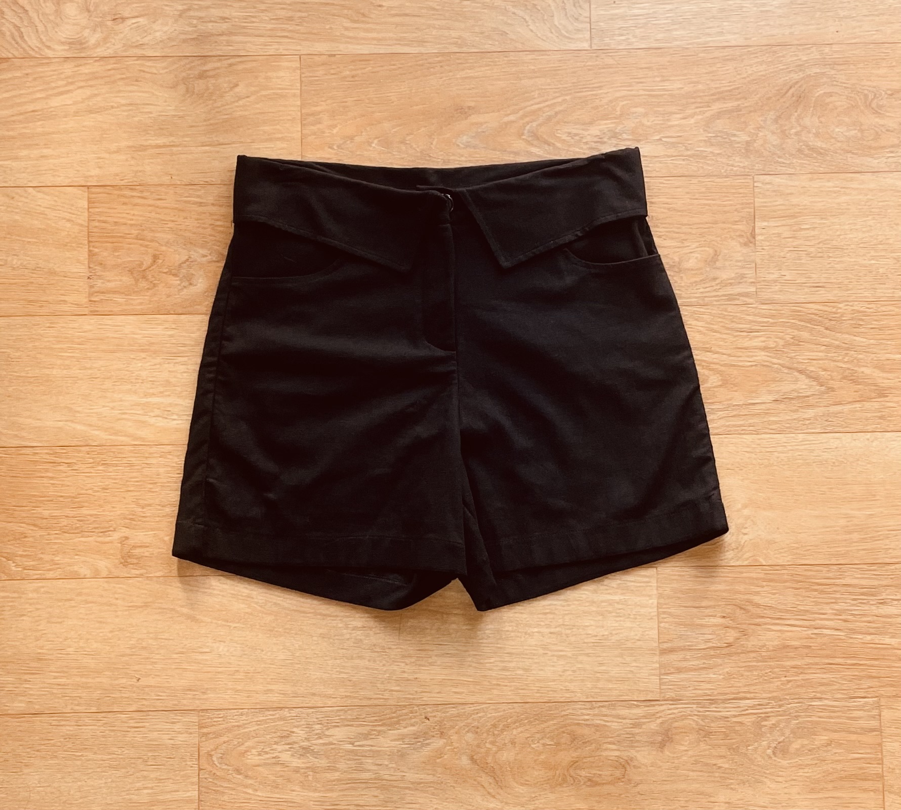Short de Linho secia – Preto  Referência: 07480