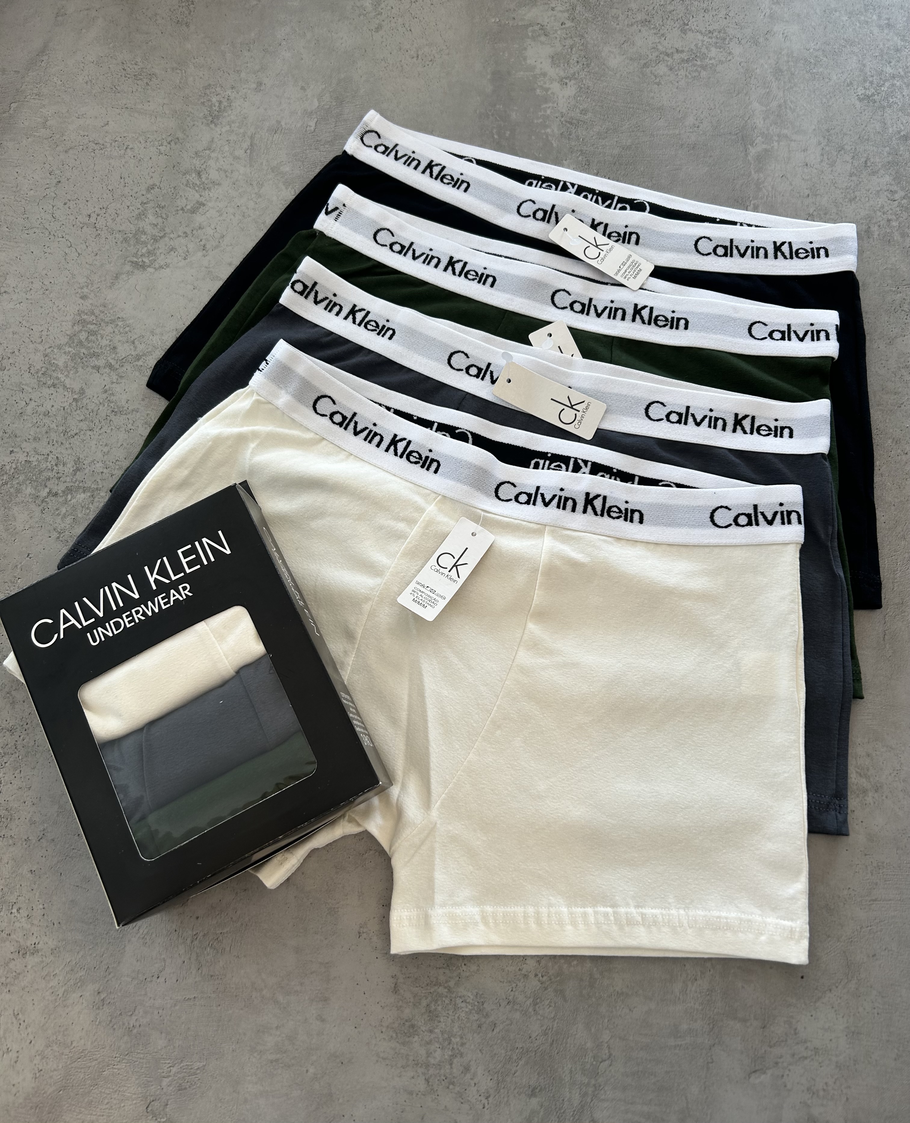 Kit cueca box c/4un Calvin Klein