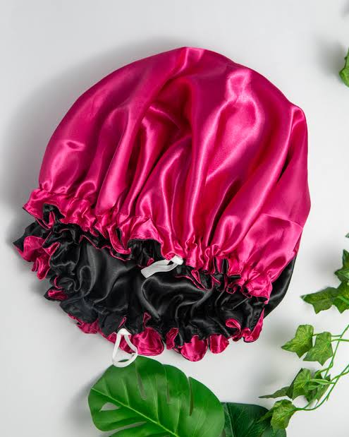 Touca cetim duplo com regulagem