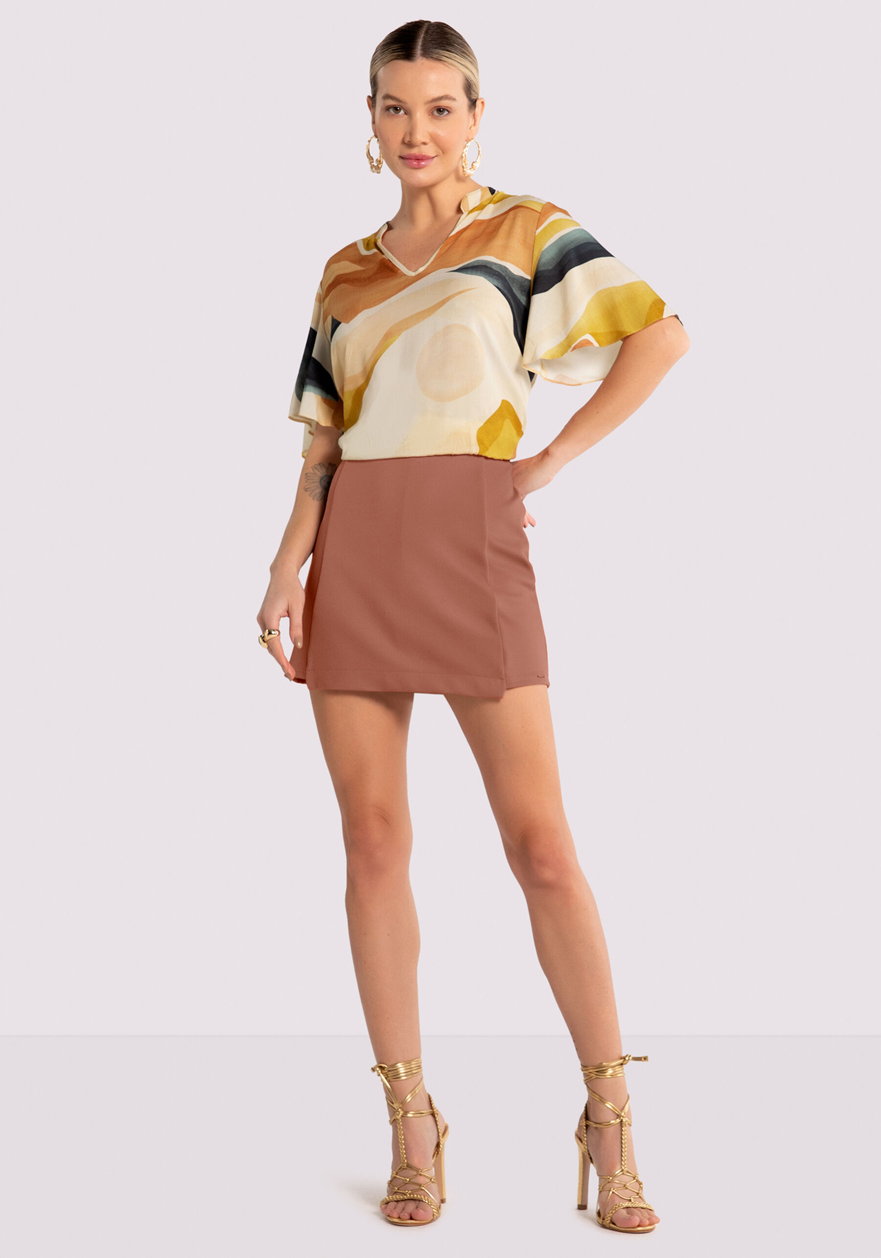 Blusa em viscose com manga flare