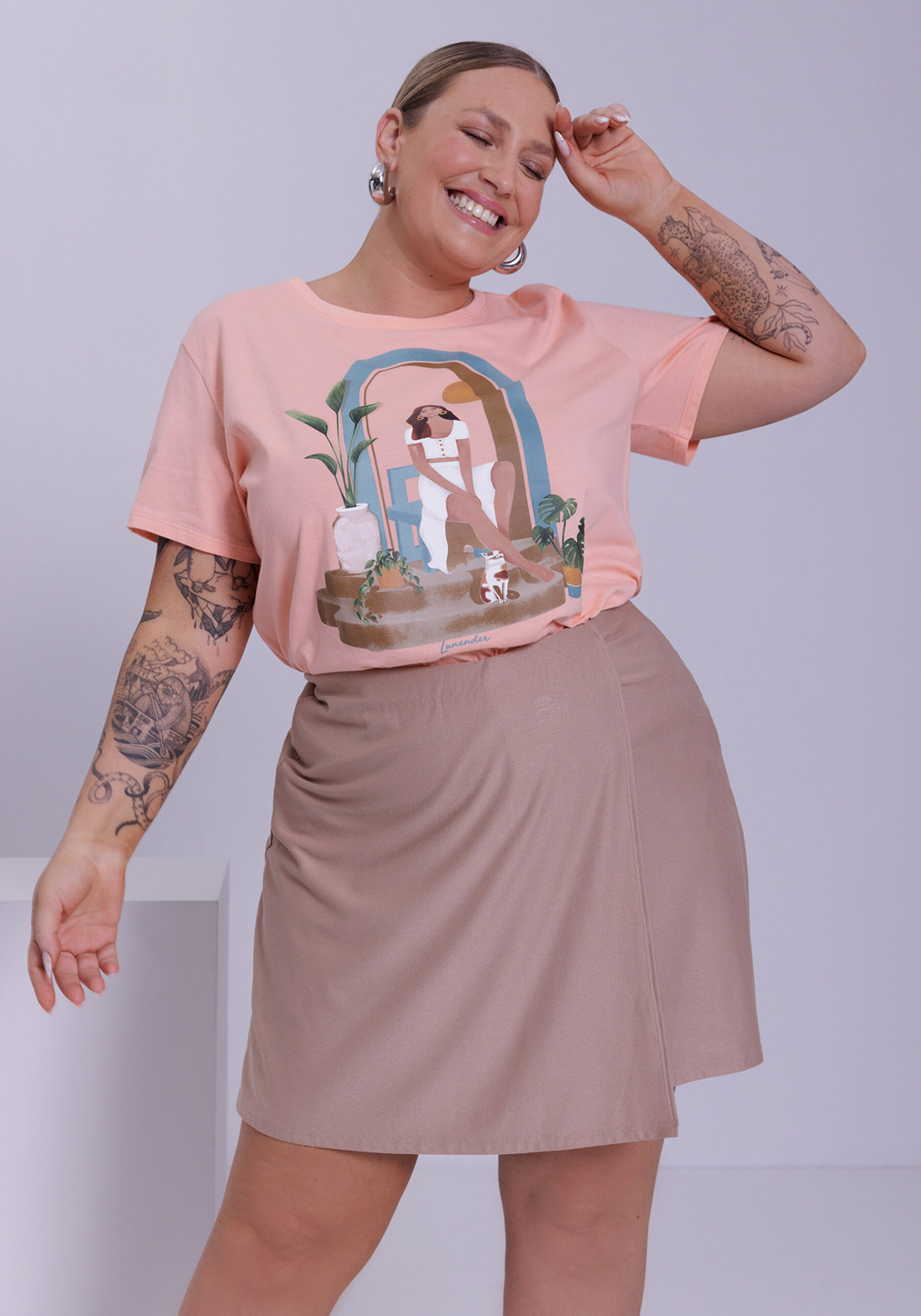 T-shirt Plus Size em Meia Malha Estampada
