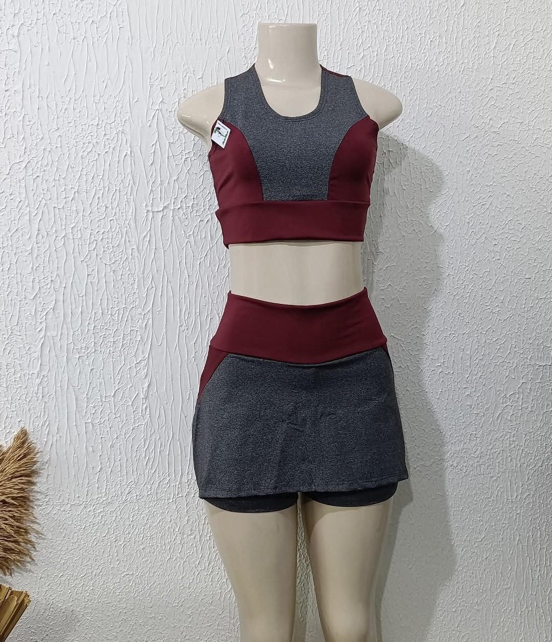 Conjunto de Short M  short saia cinza/vinho PROMOÇÃO