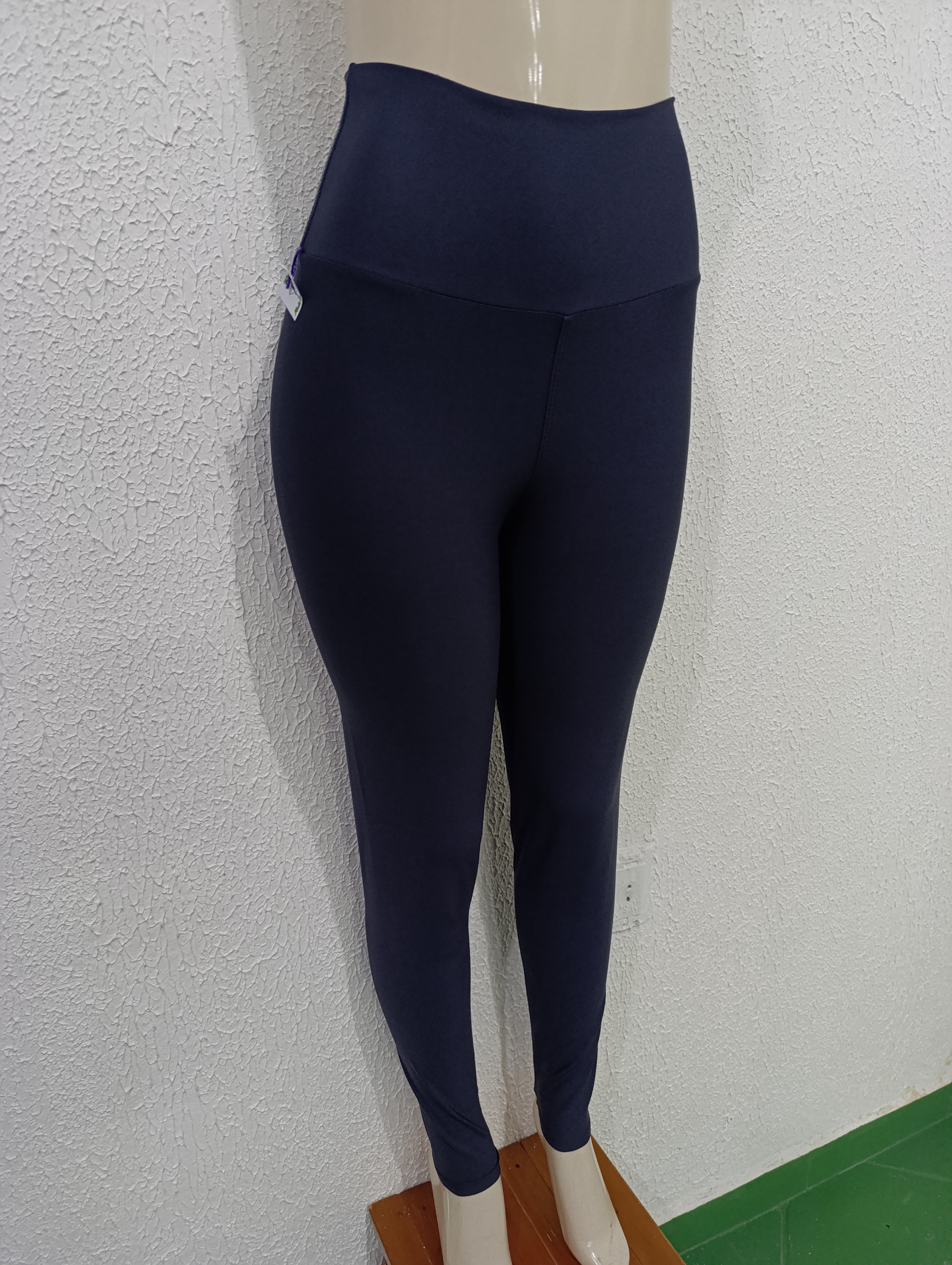 Calça M Poliamida lisa. PRETO