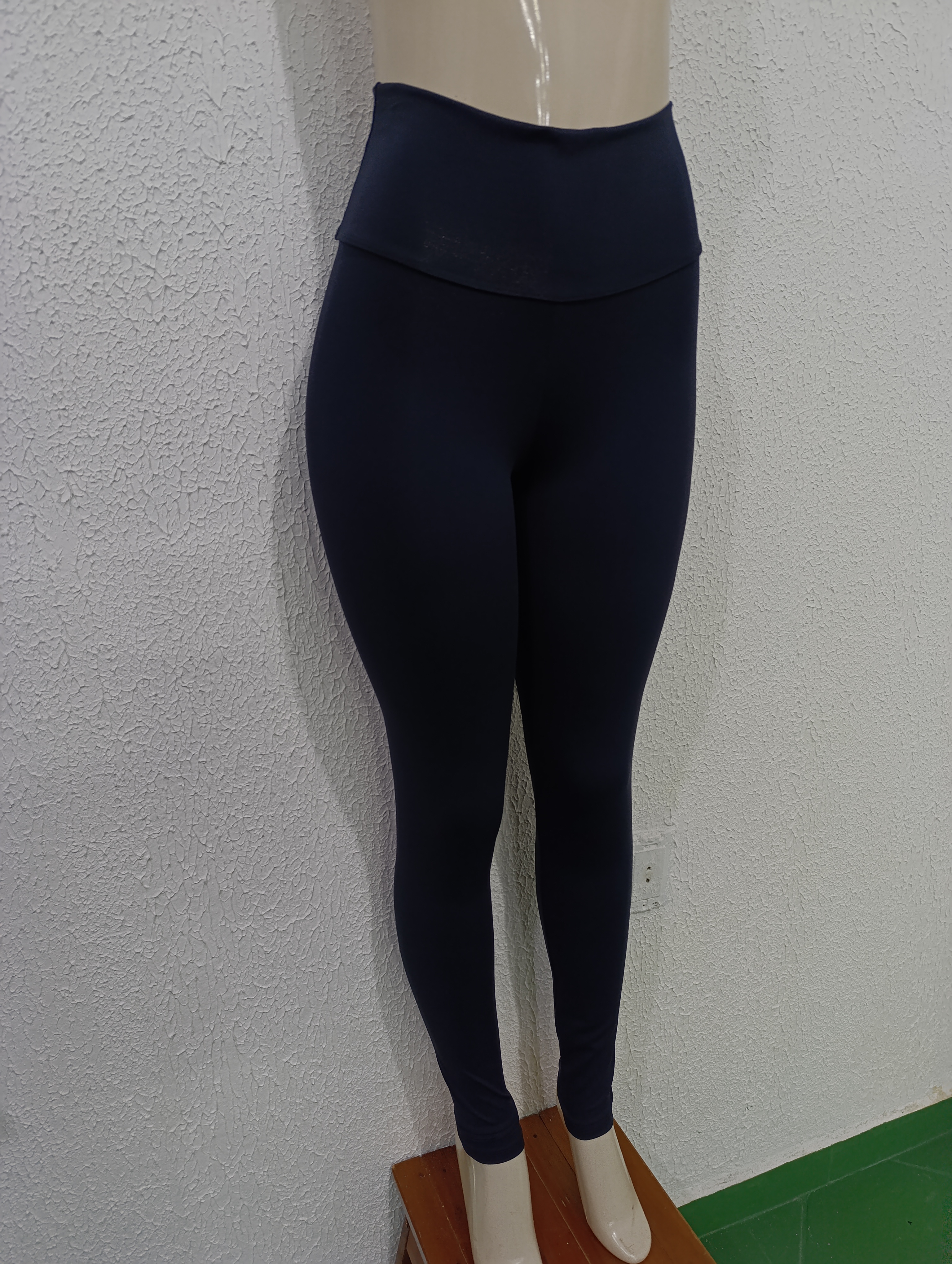 Calça M Poliamida lisa. PRETA