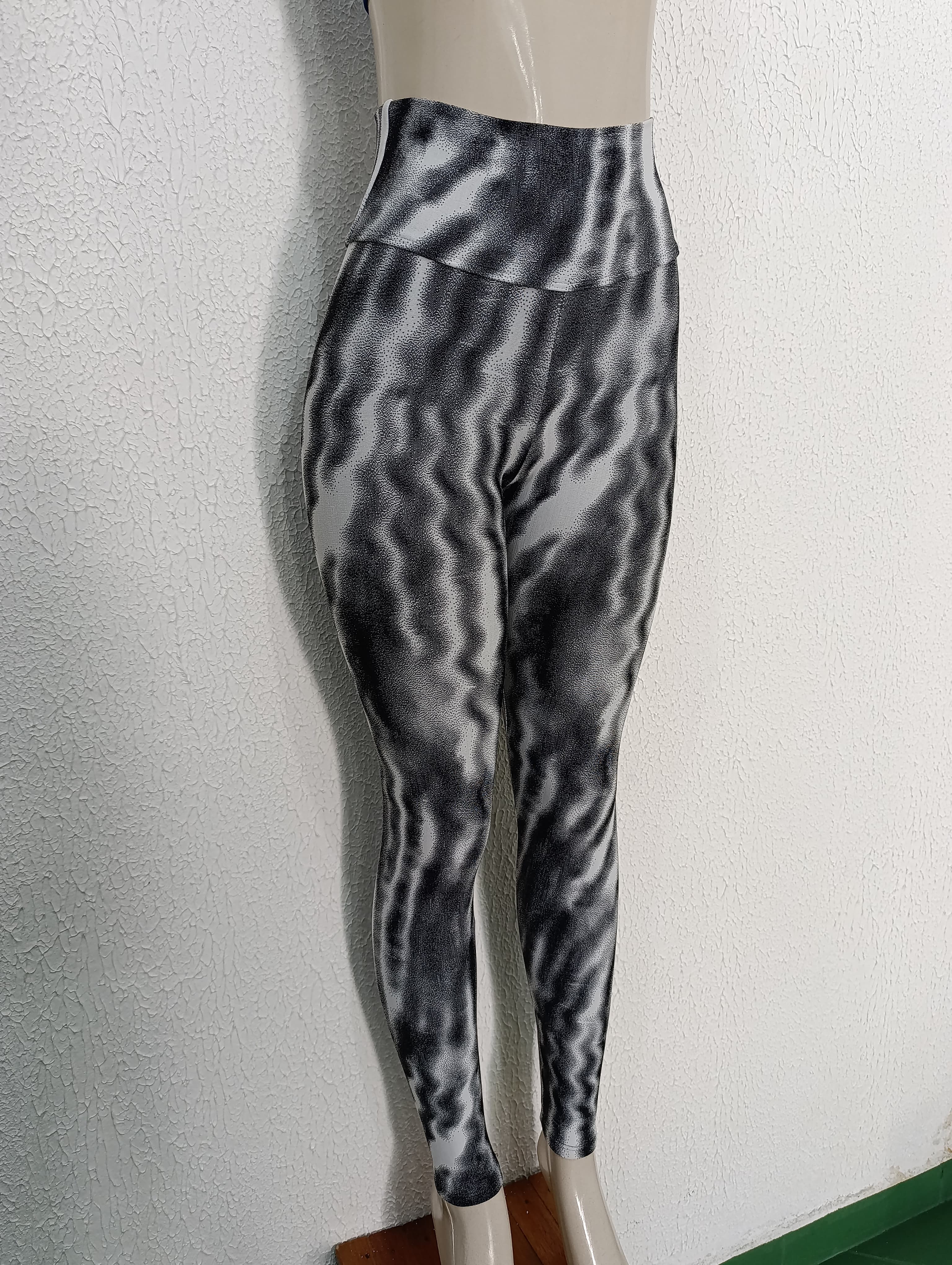 Calça P Jacquard branca com preto