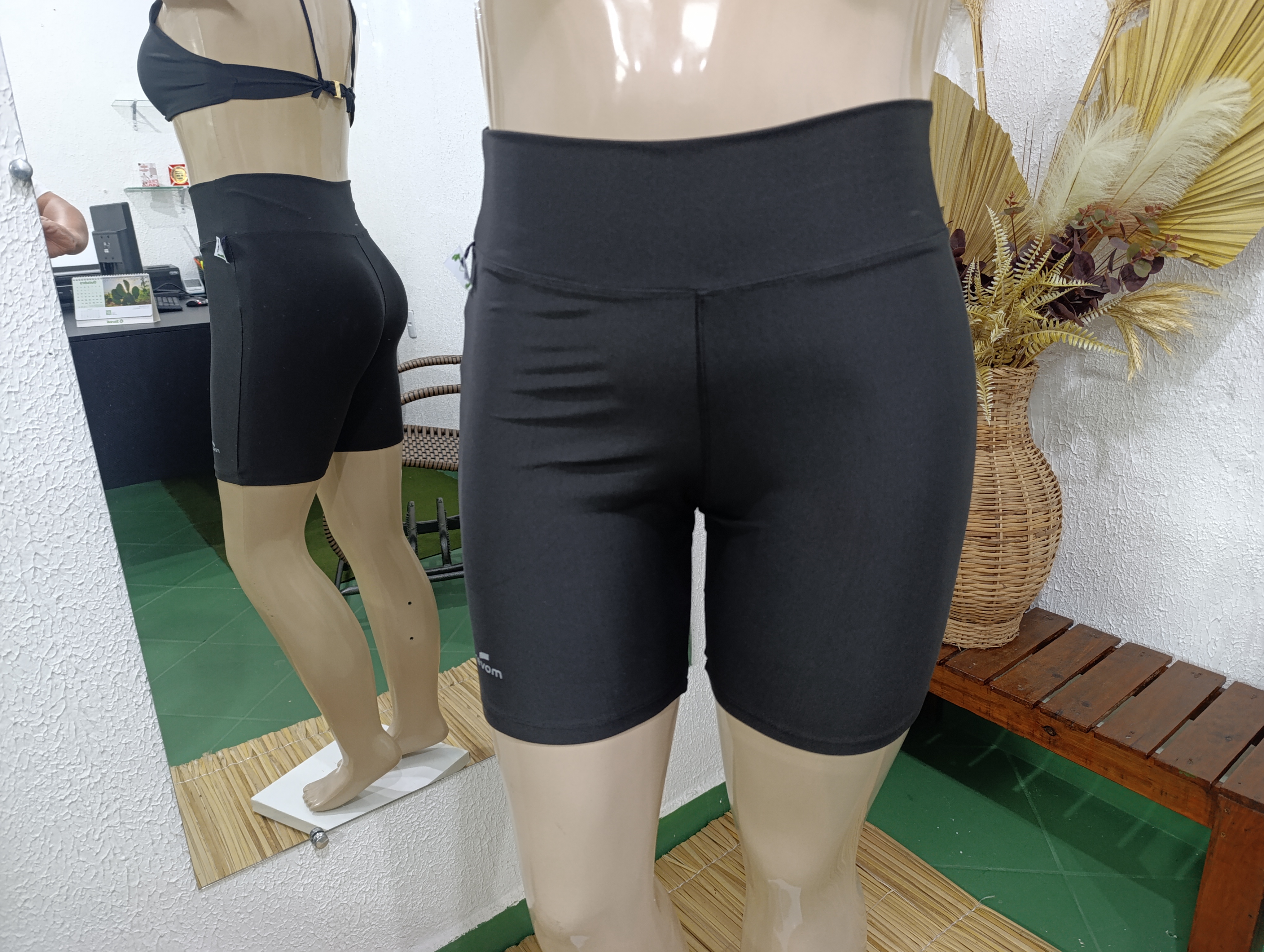 Short GG preto veste 46