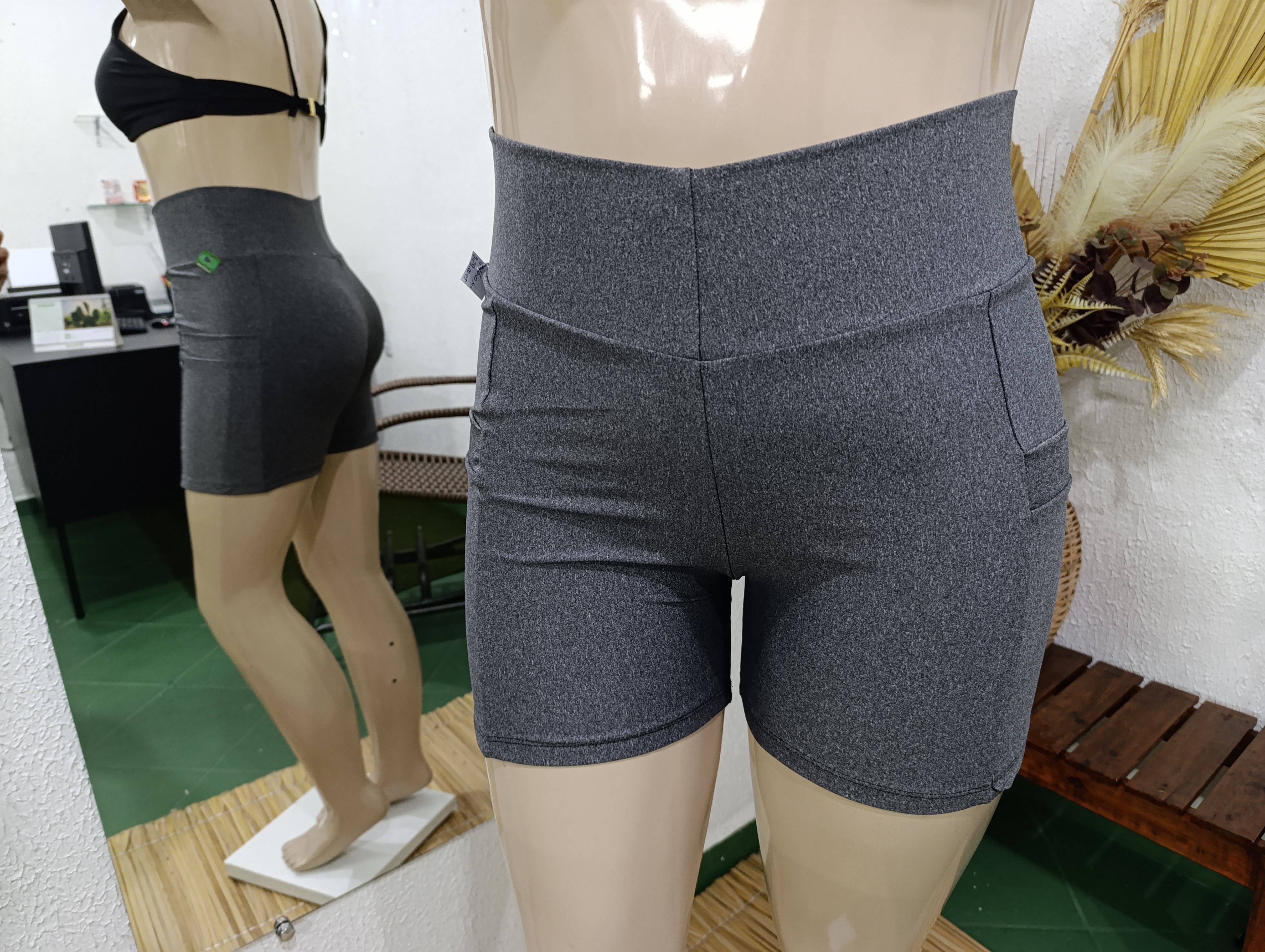 Short G2 cinza com bolsos