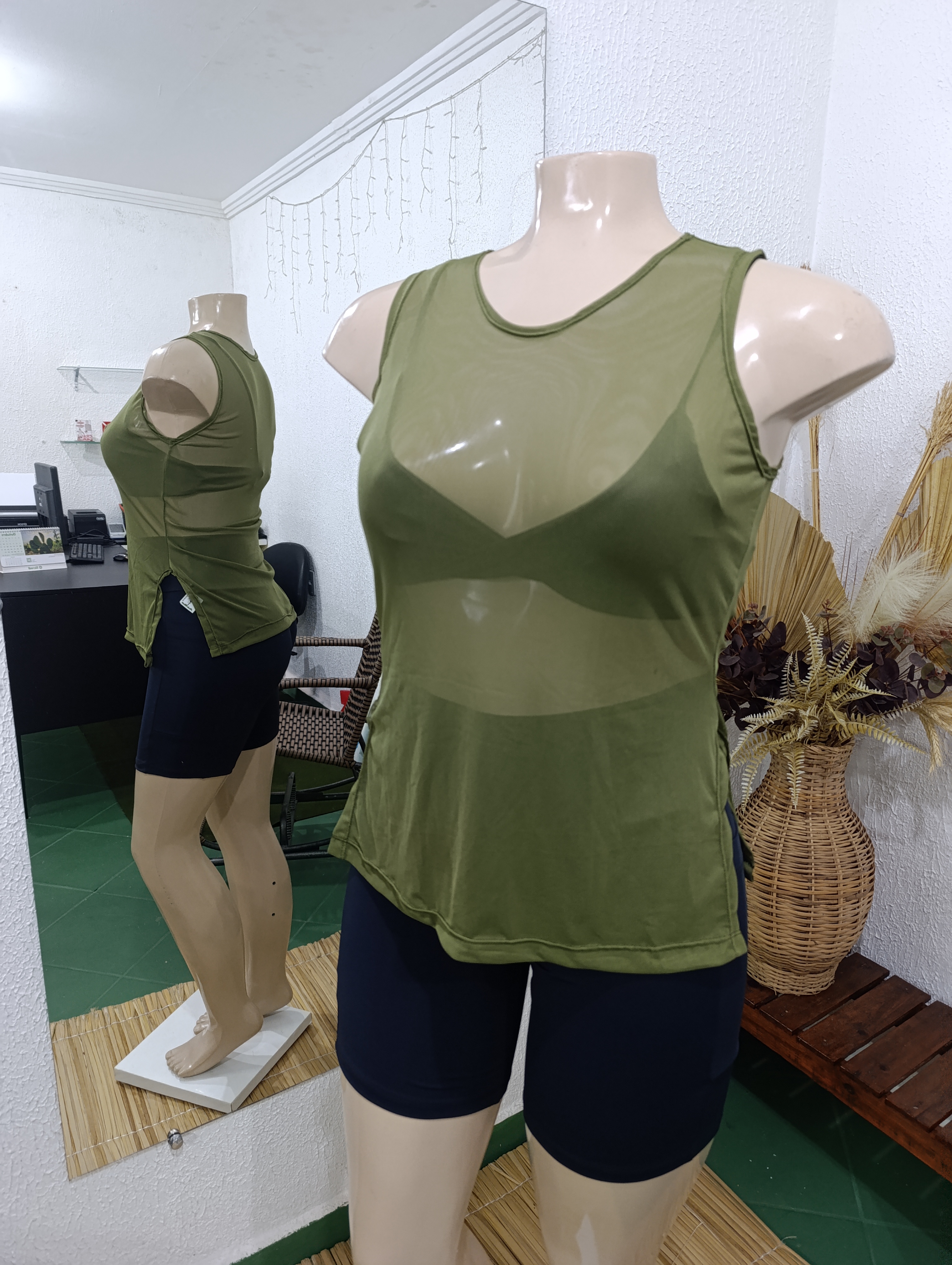 Regata G tule verde militar corte lateral