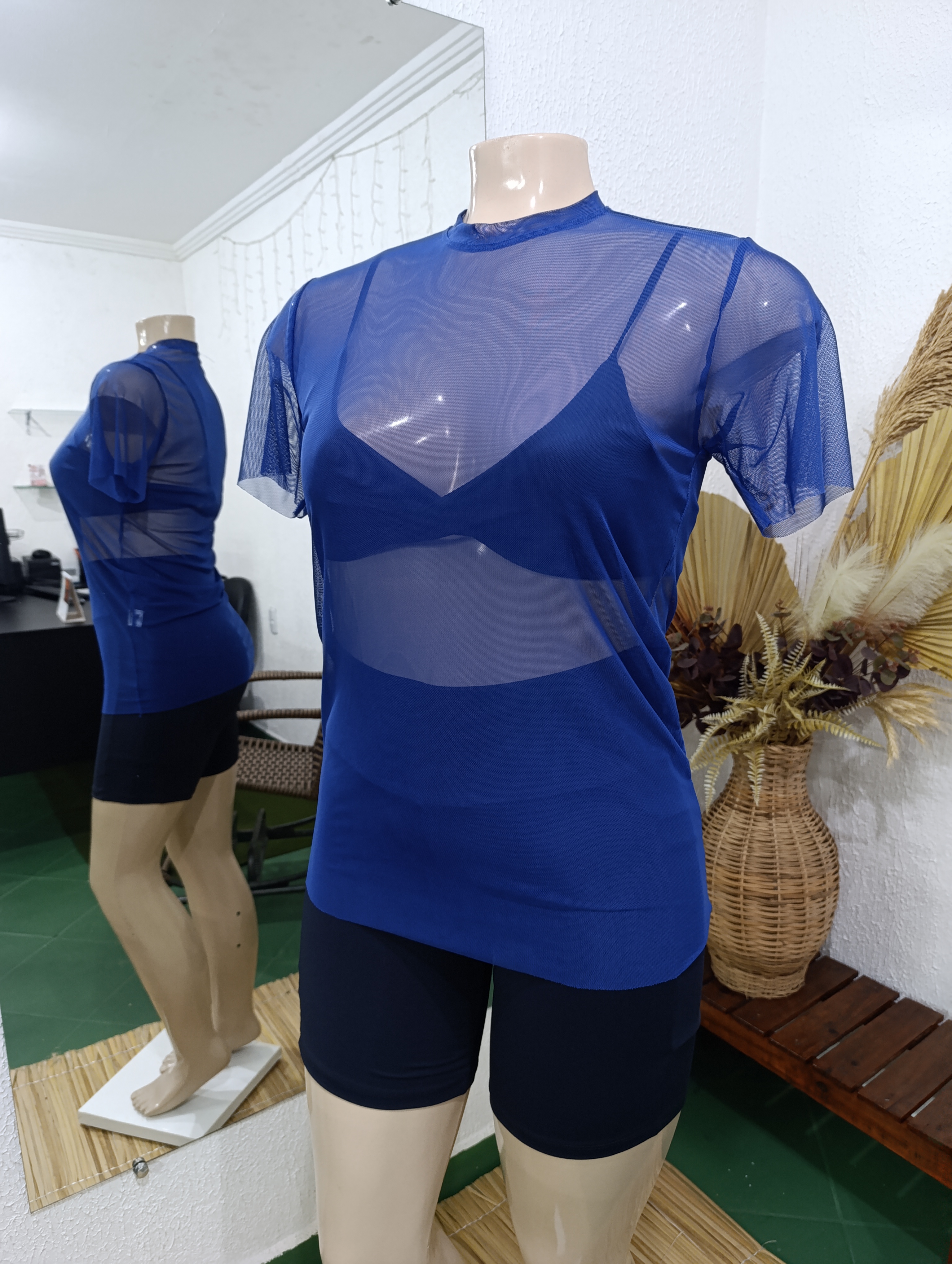 Blusa G tule sem costura cor AZUL ROYAL