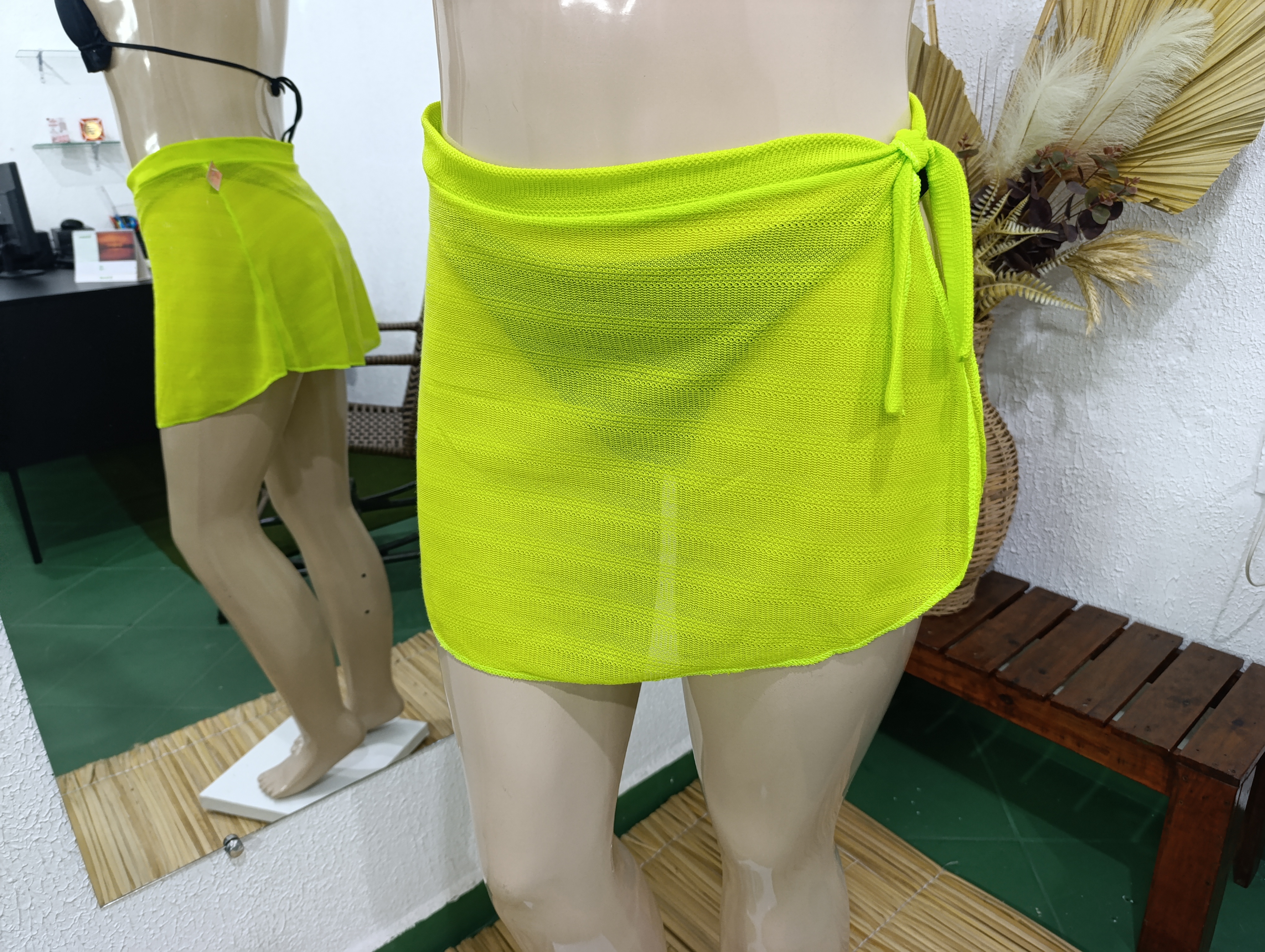 Saída de PRAIA GG AMARELO NEON