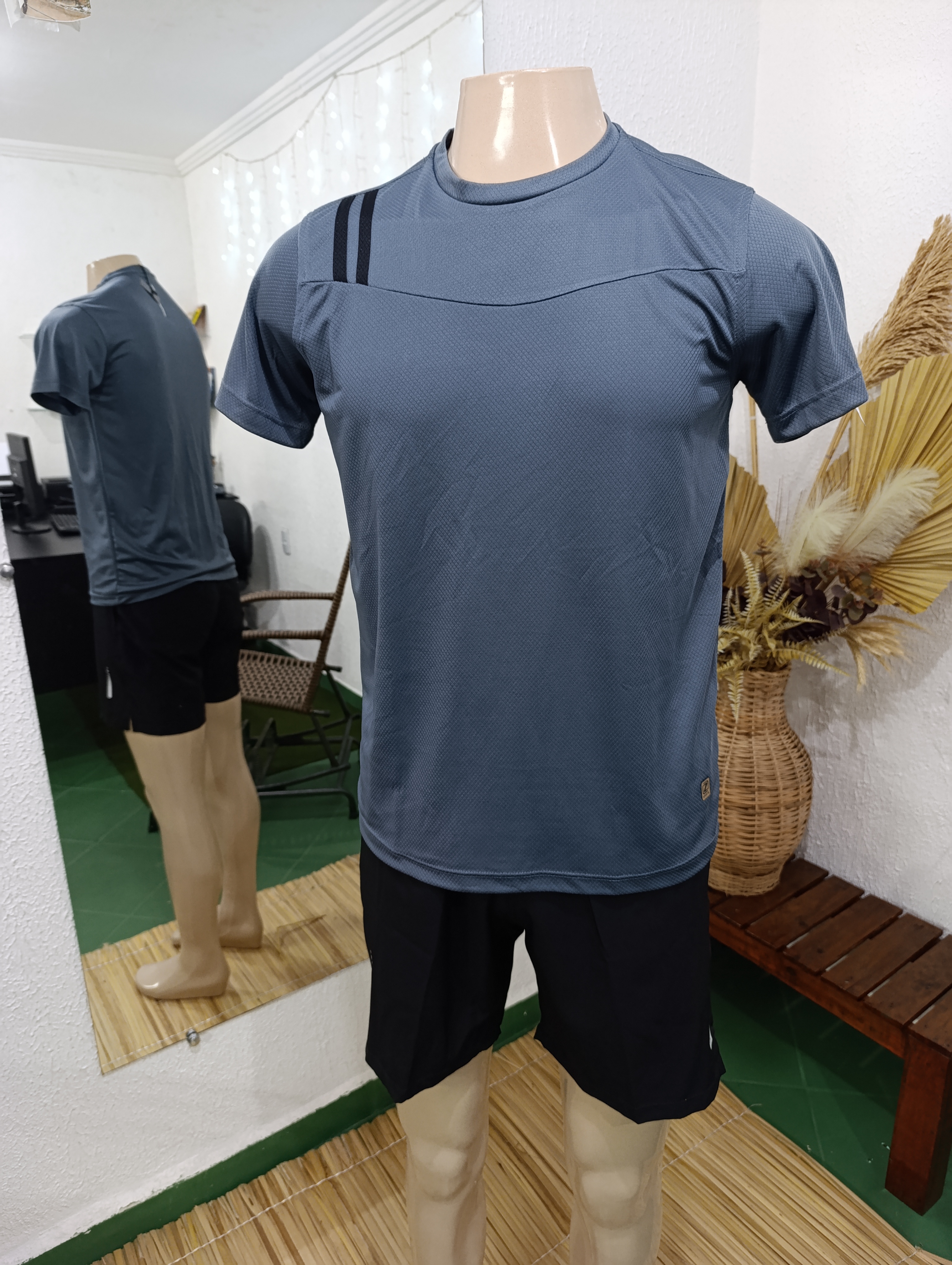 Camisa P Dryfit CUT na cor CINZA ESCURO