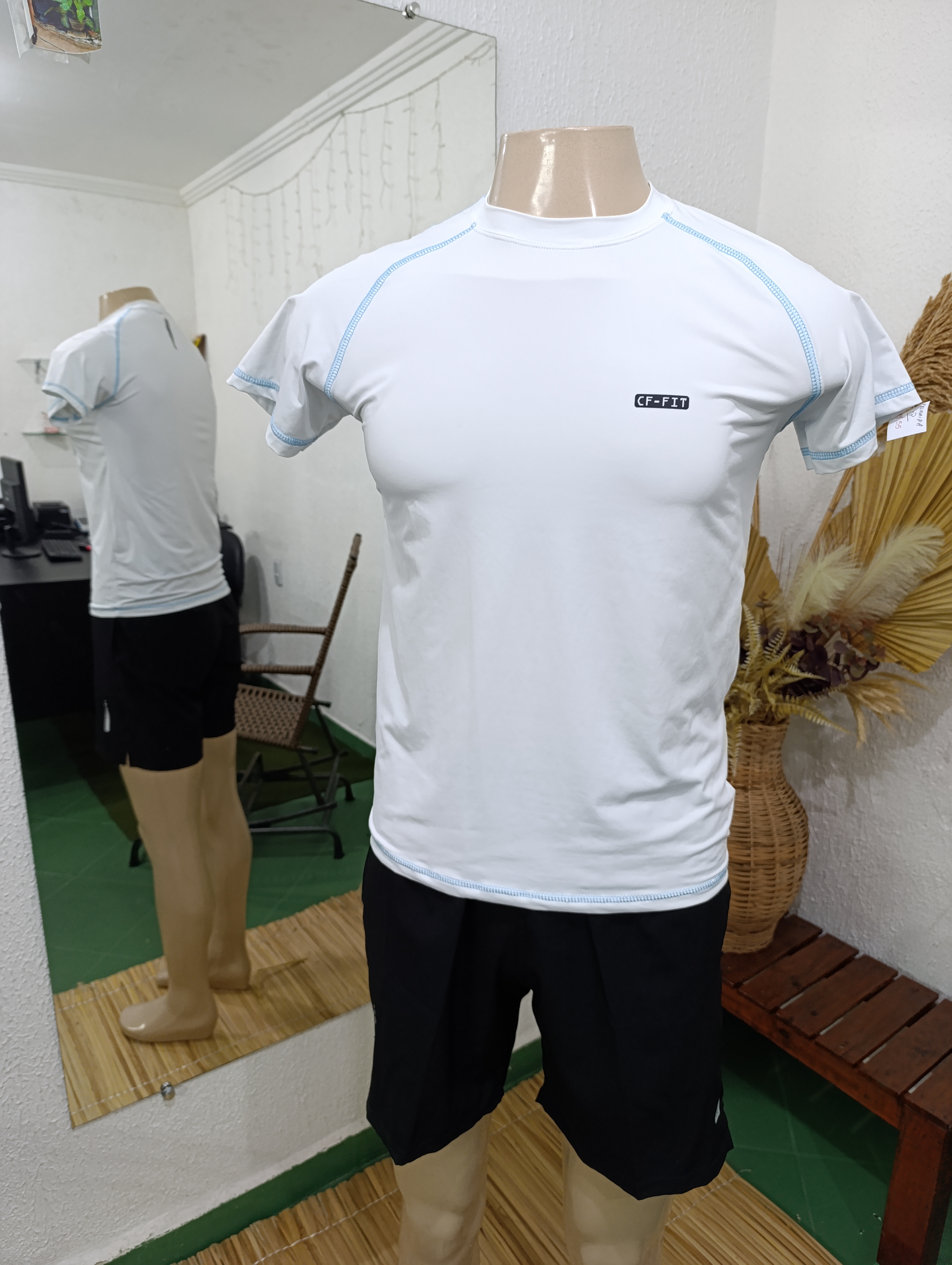 Camisa P Poliamida na cor BRANCA com linha azul