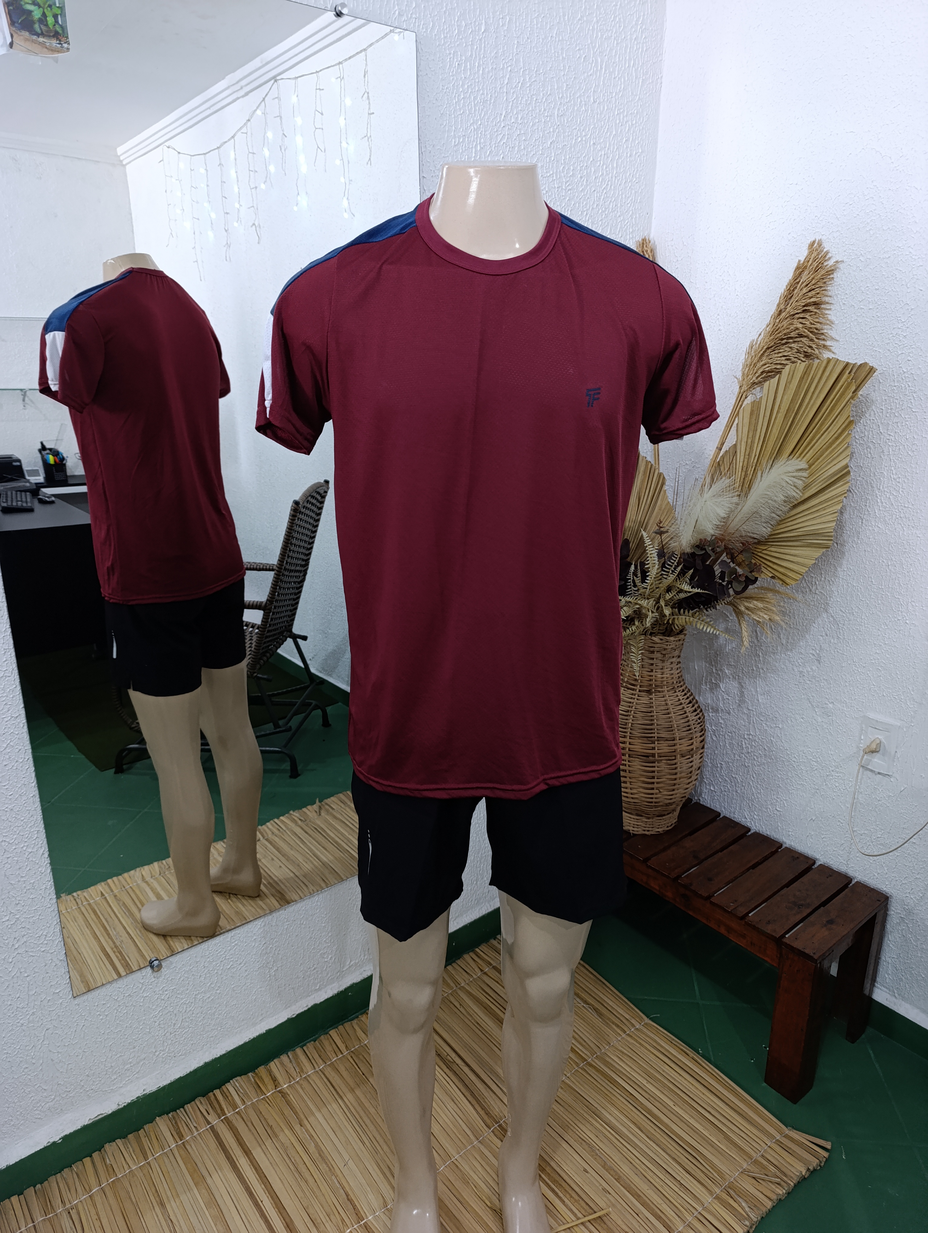 Camisa M Dryfit furadinho VINHO ombro marinho e branco