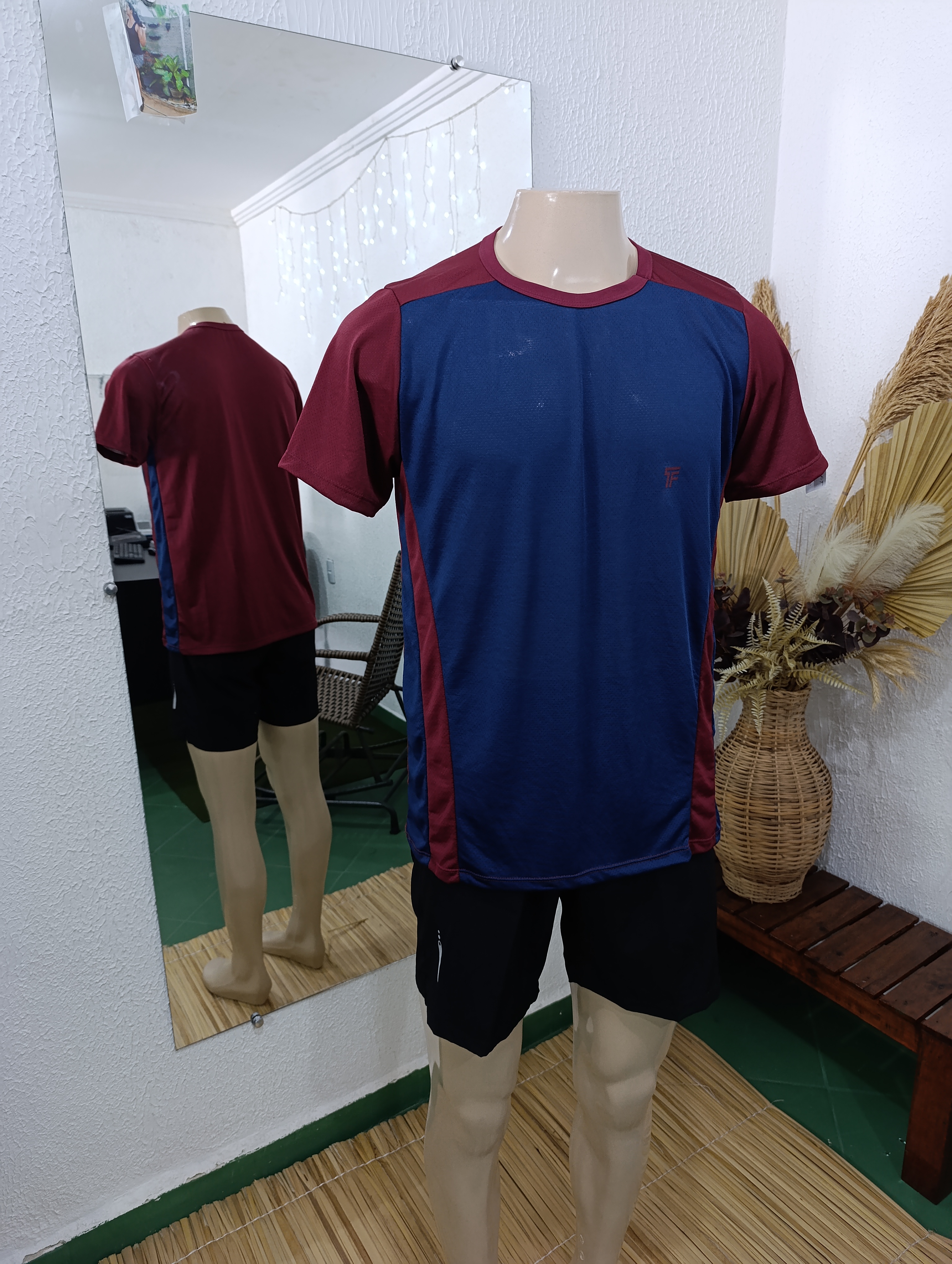 Camisa M Dryfit furadinho VINHO com a frete Marinho