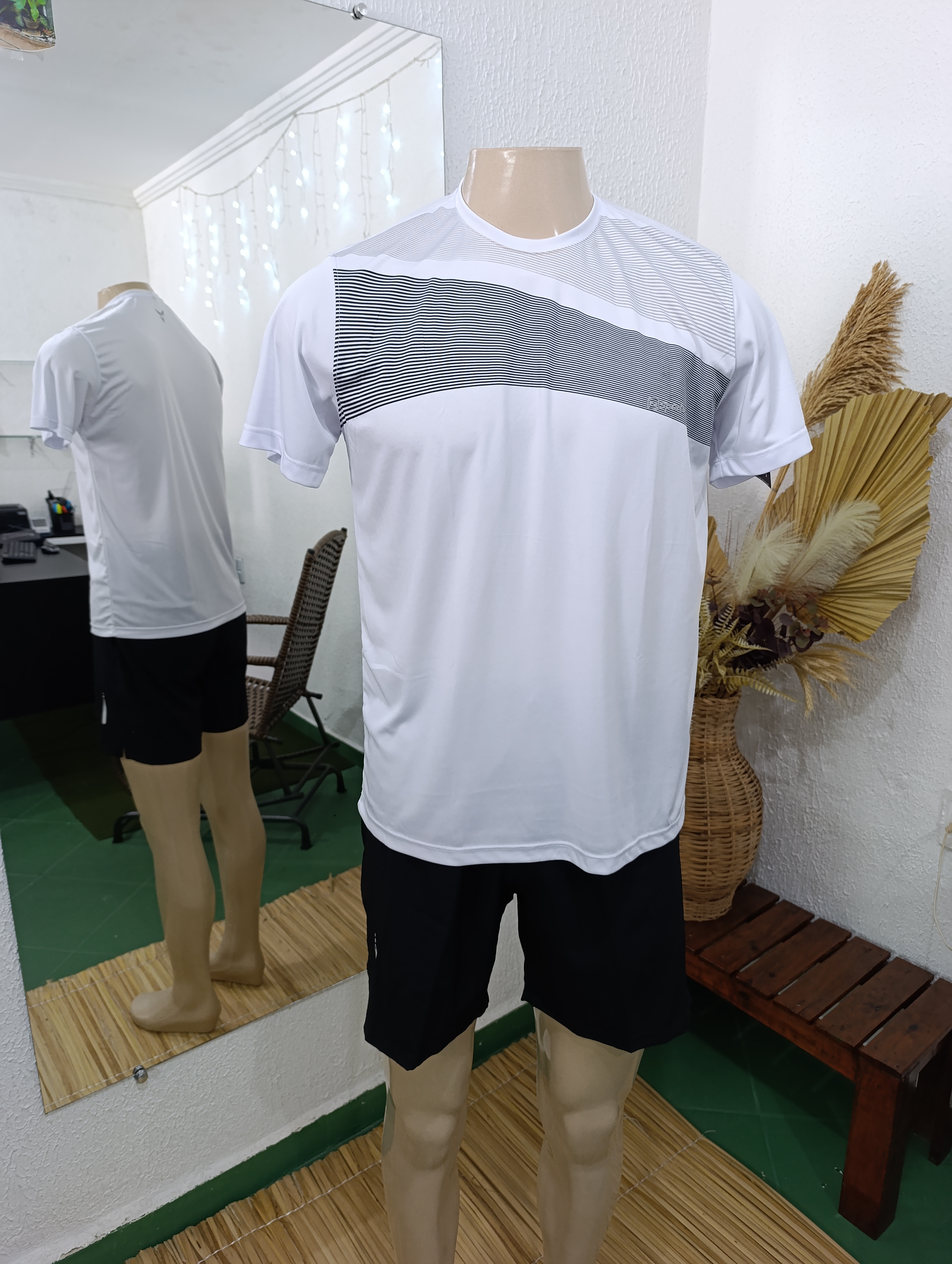 Camisa M Dryfit SPORT Branca com listas preta no pescoço