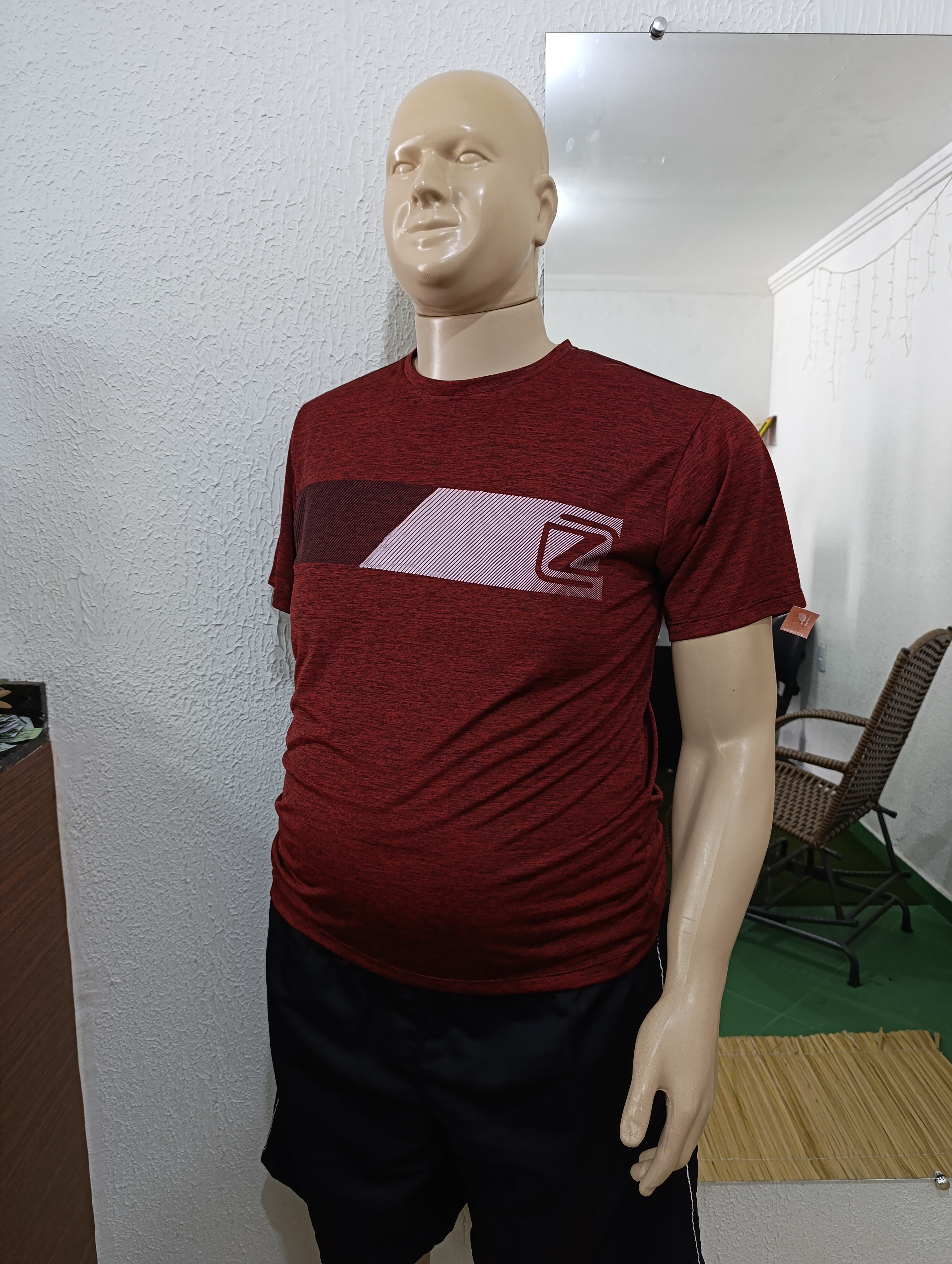 Camisa G2 DRYFIT Vinho com detalhes branco no peito