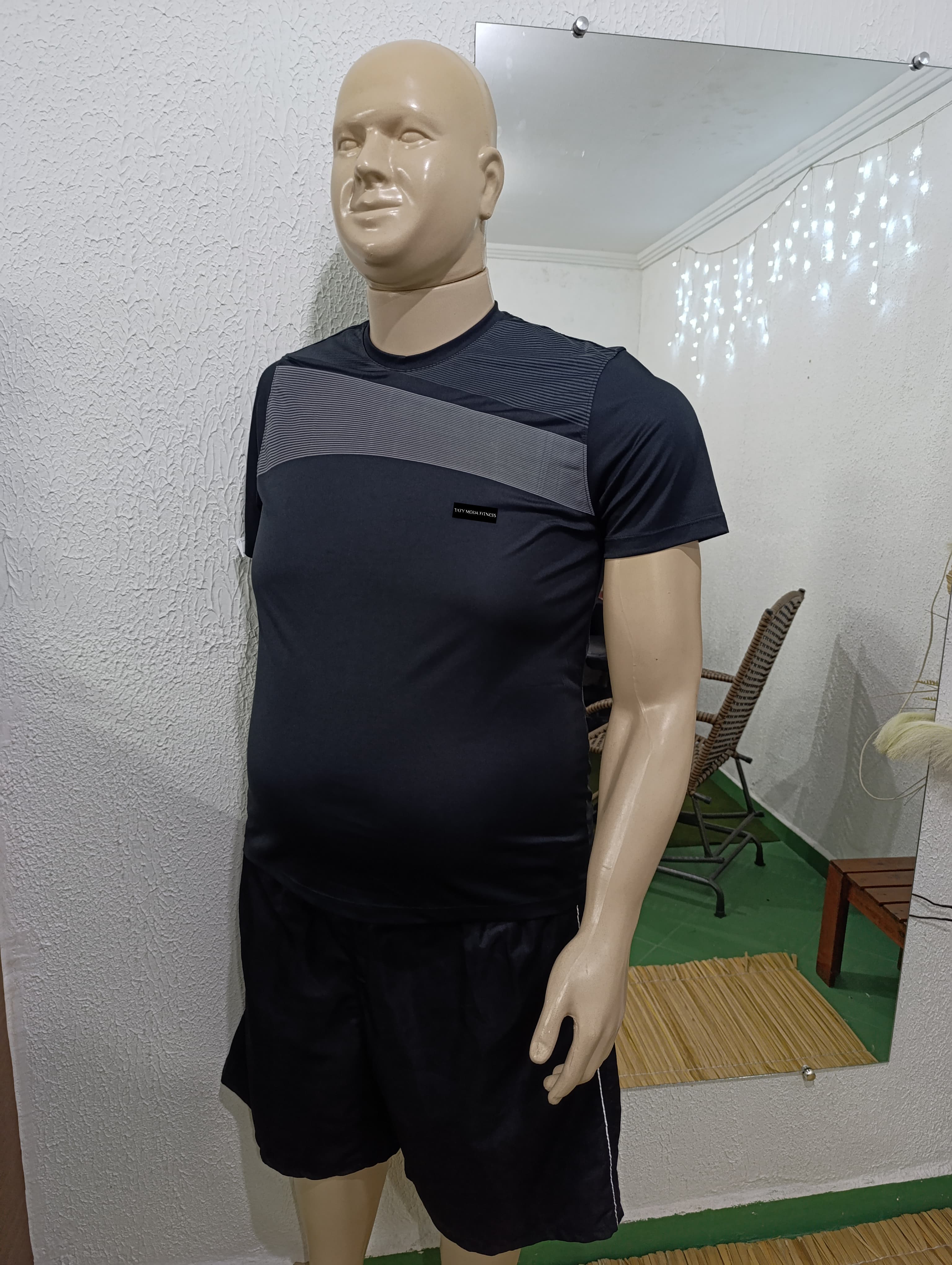 Camisa G1 DRYFIT preta com detalhes cinza no peito