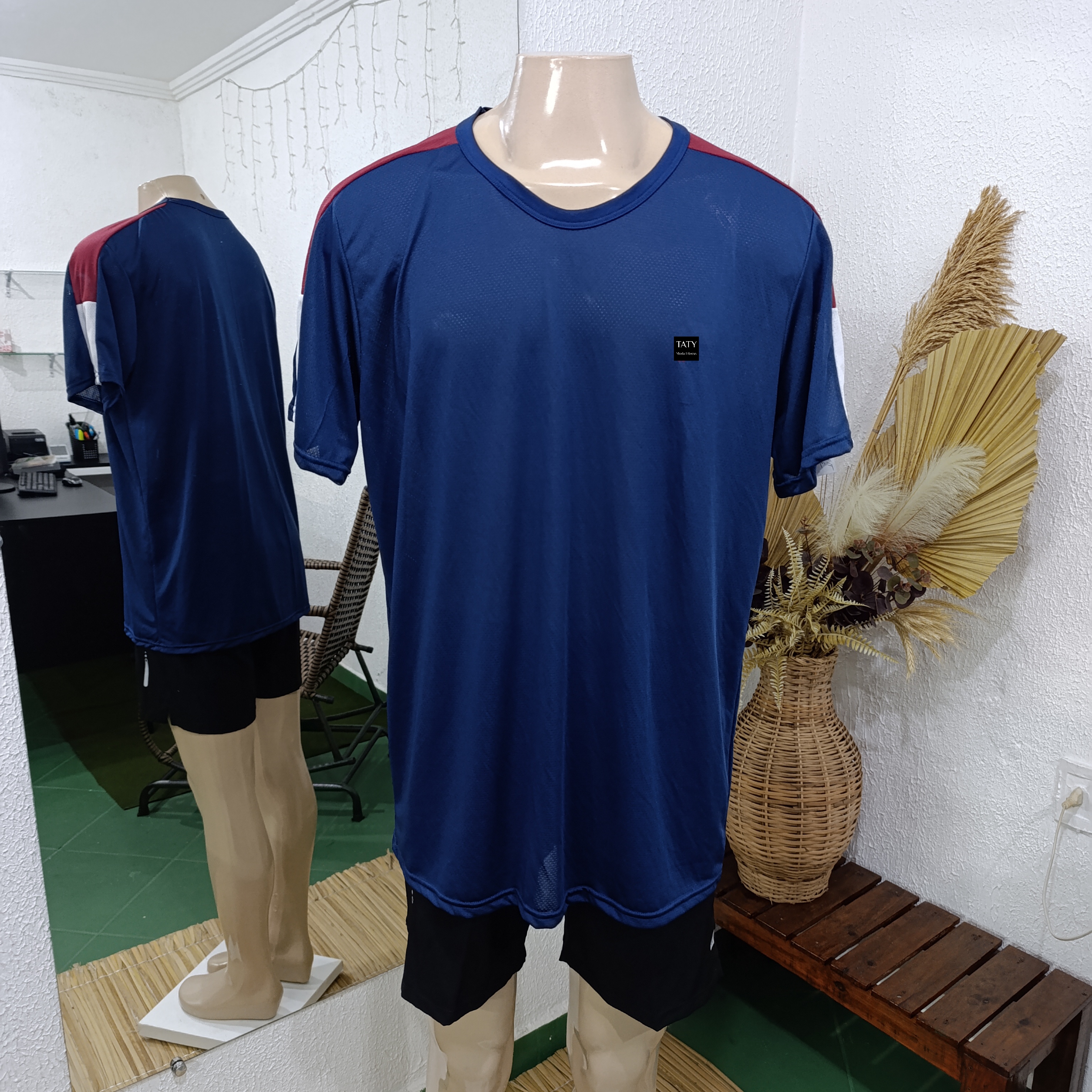 Camisa GG Dryfit MARINHO com det. Vinho/branco nos ombros