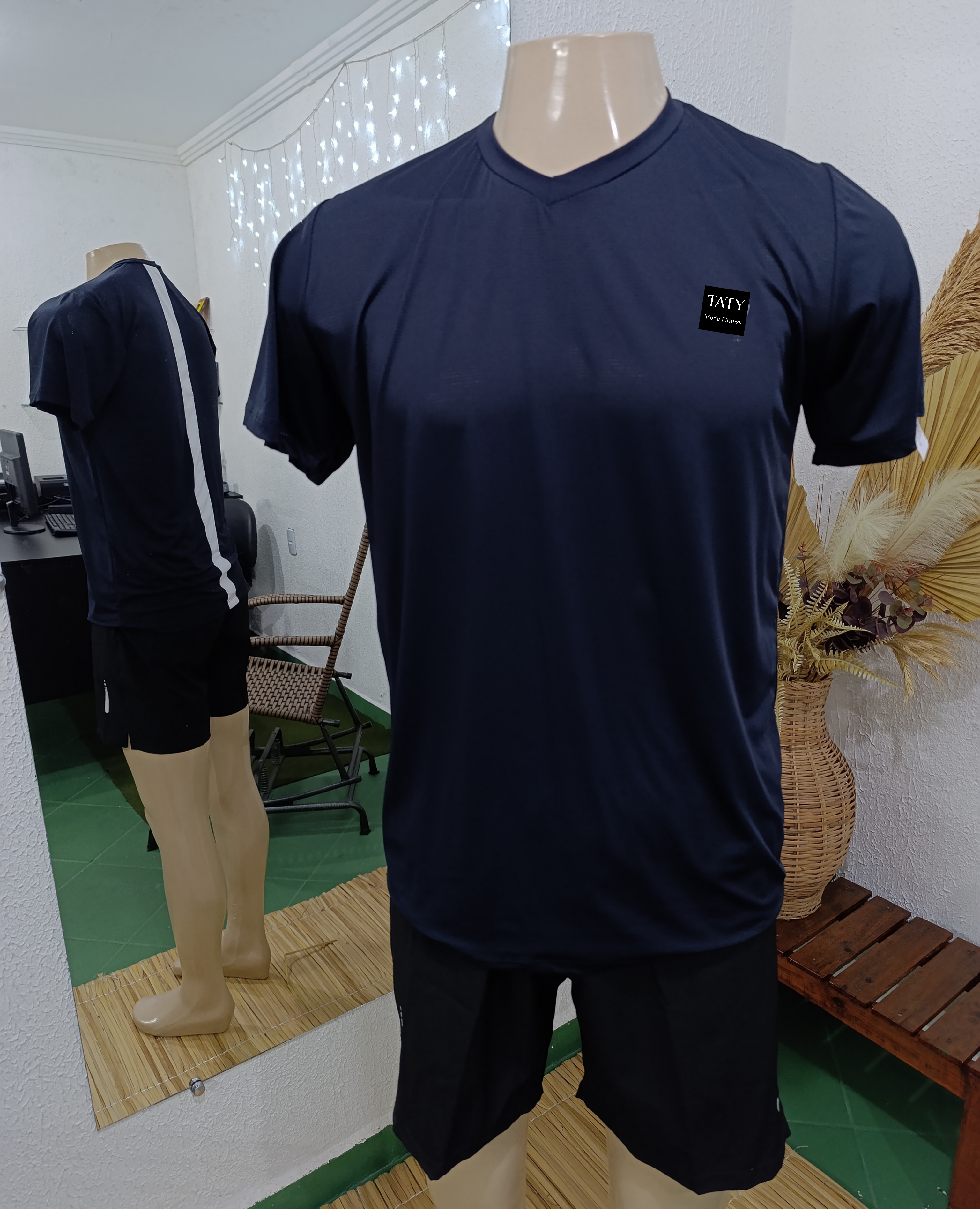 Camisa G POLIAMIDA PRETA com lista BRANCA nas costas