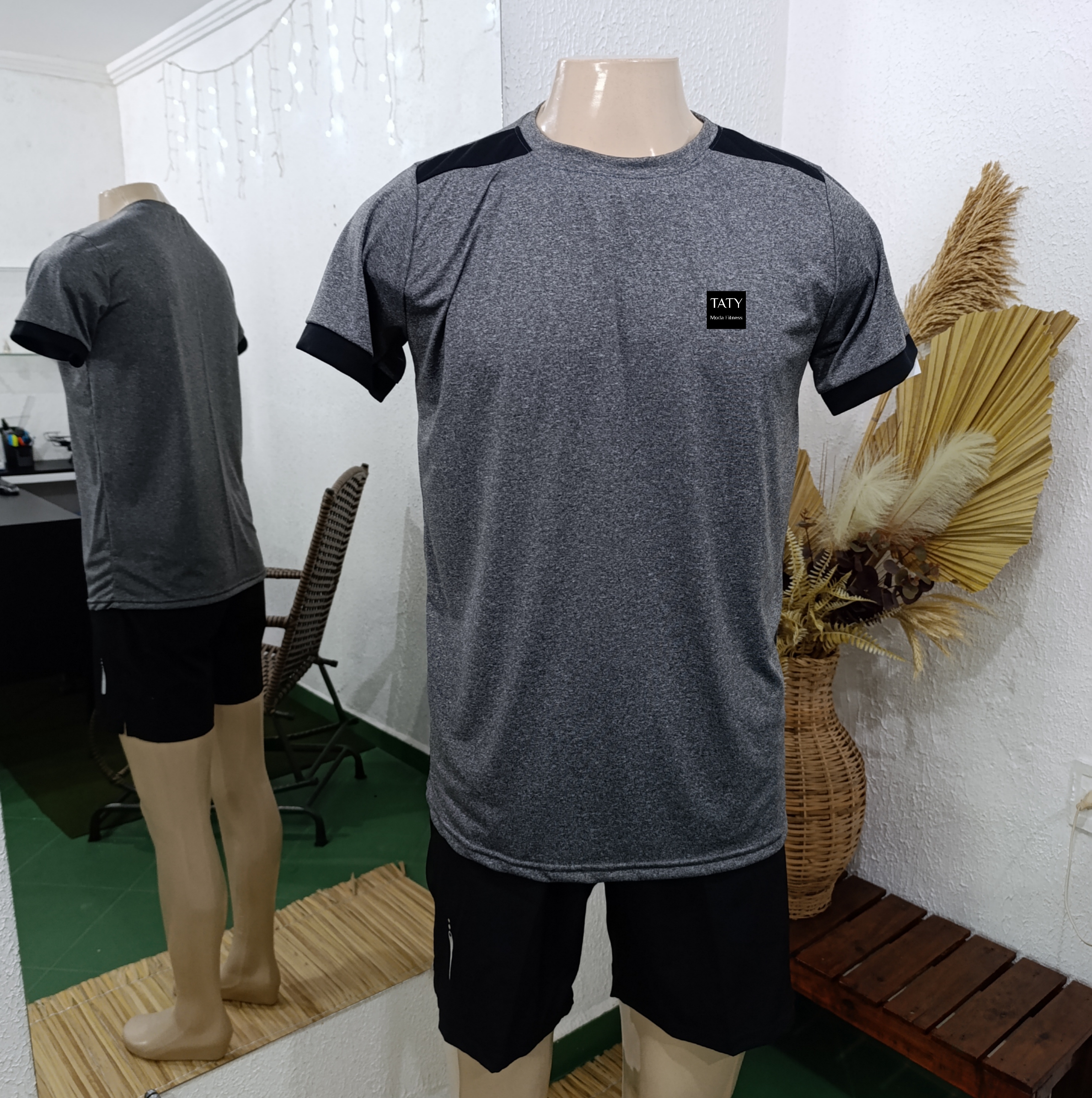 Camisa GG Dryfit CINZA com detalhes preto nos ombros e barra da manga