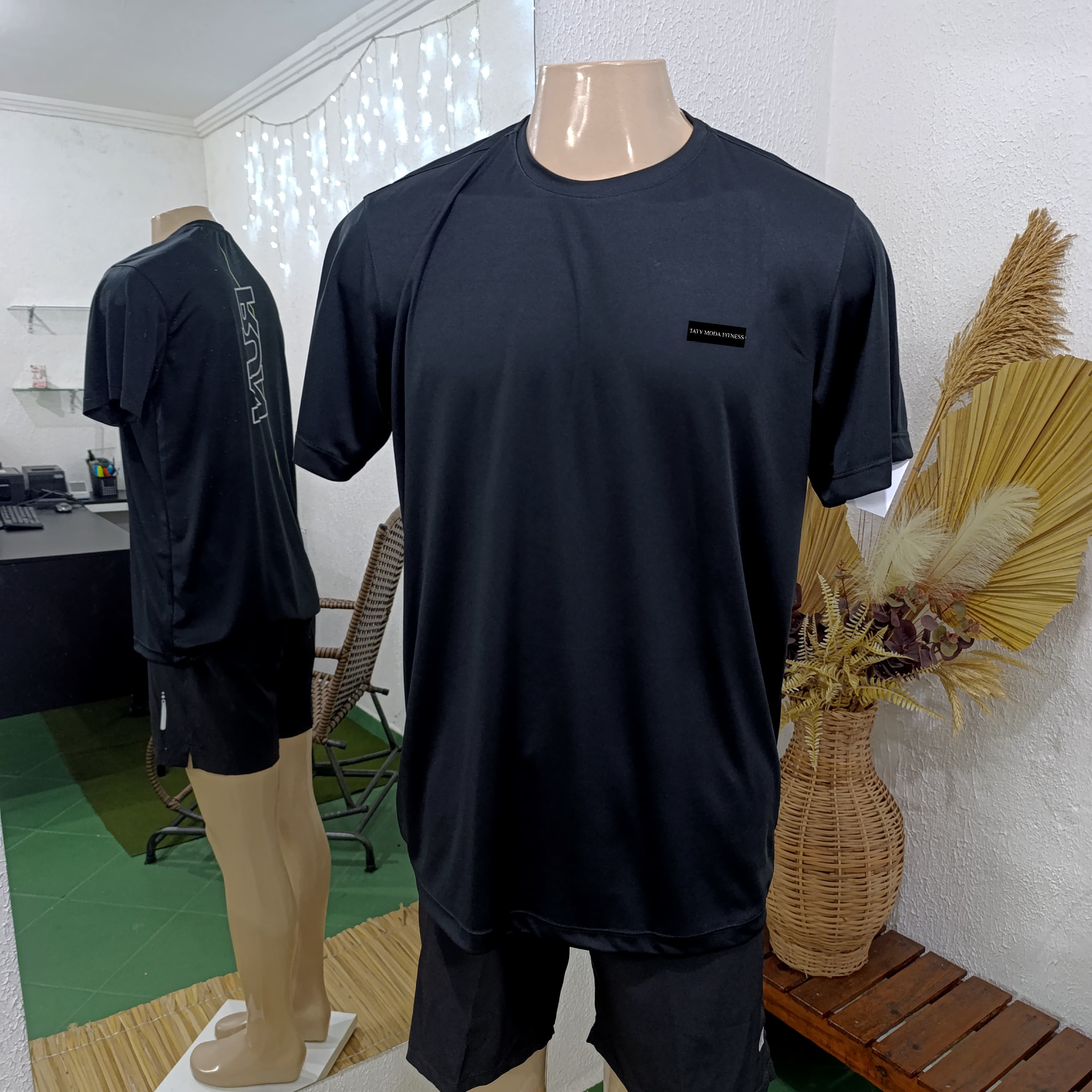 Camisa GG SPORT DRY TODA PRETA detalhes nas costas