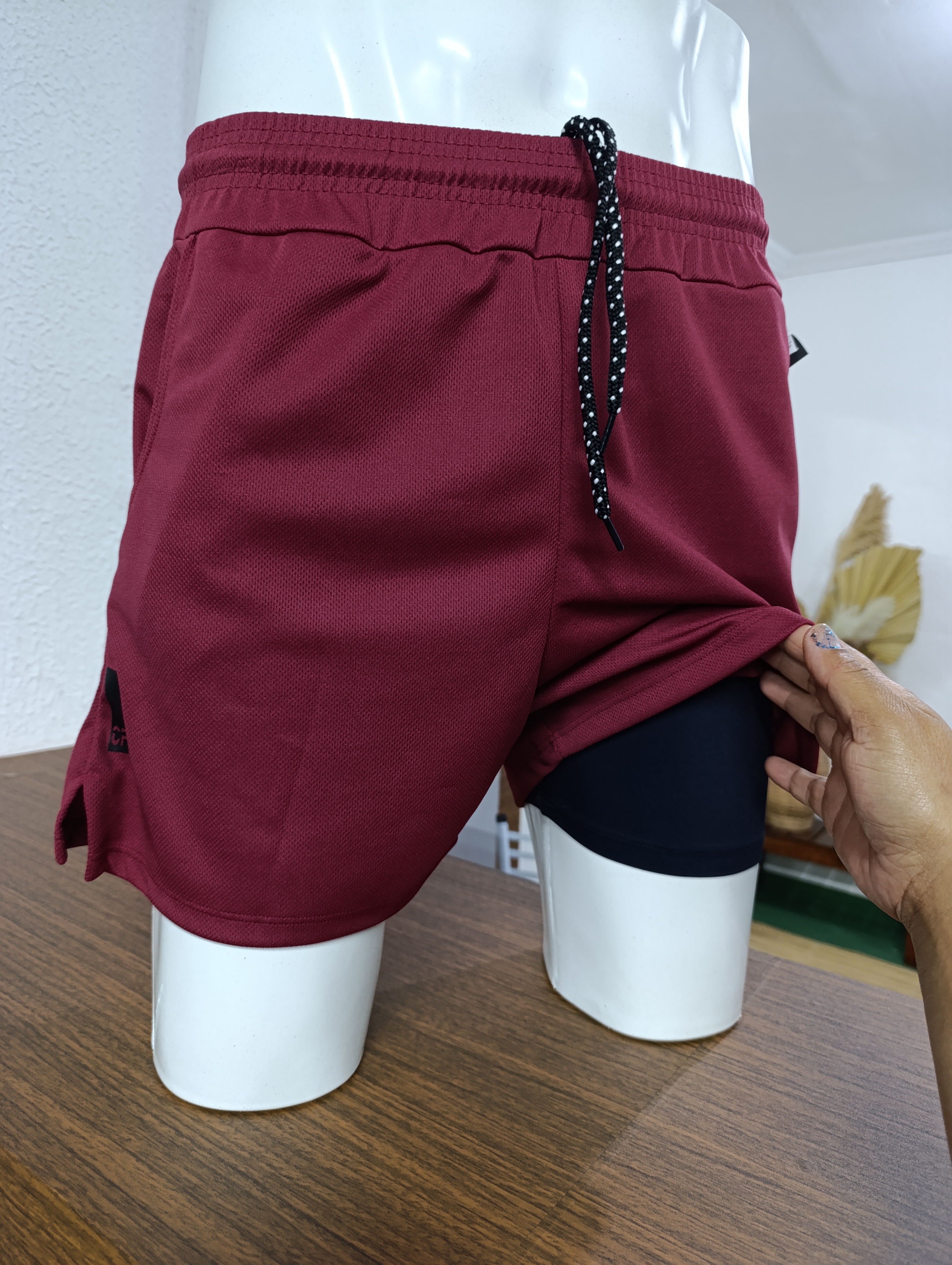 Short M Duplo em Dryfit cor vinho